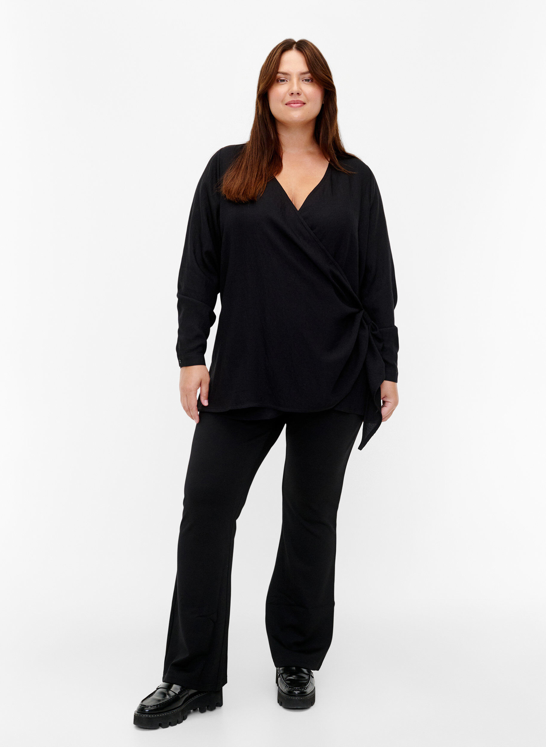 Zizzifashion Long-sleeved blouse in viscose with a wrap look, Black, Model image number 2