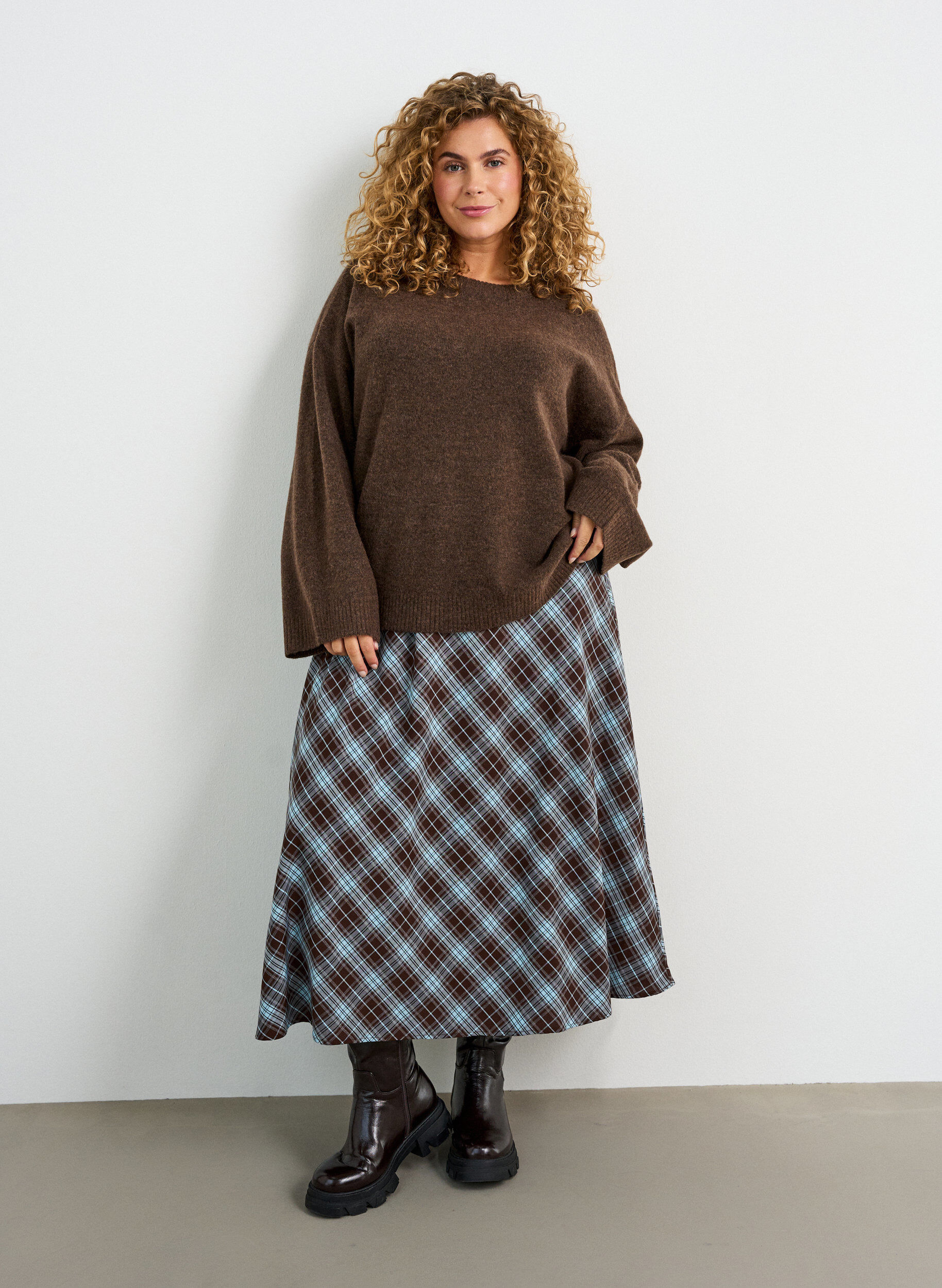ZizzifashionLoose knitted blouse with alpaca and wool, Brown, Model image number 1