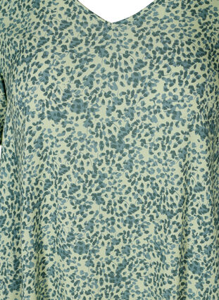 Short-sleeved viscose blouse in an A-line cut, Light Green Leaf, Packshot image number 2