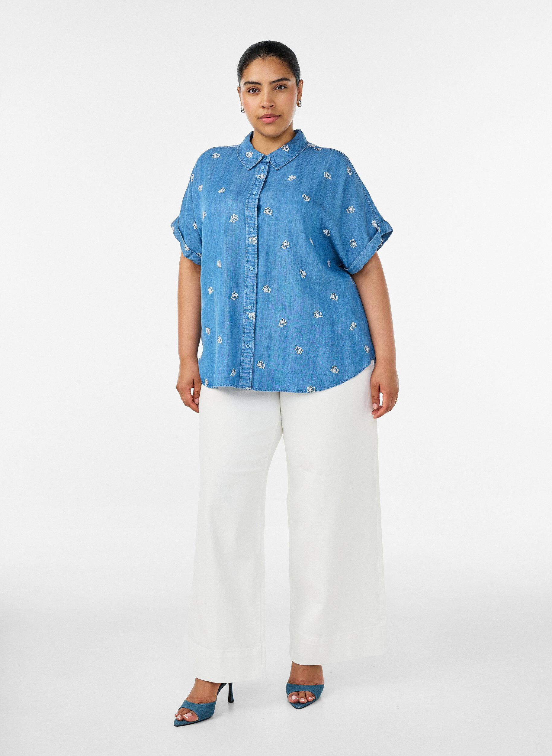 Zizzifashion Denim-look lyocell shirt with floral embroidery, Light Blue, Model image number 1
