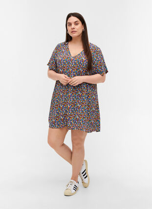 Floral viscose tunic with short sleeves, Ditsy AOP, Model image number 2