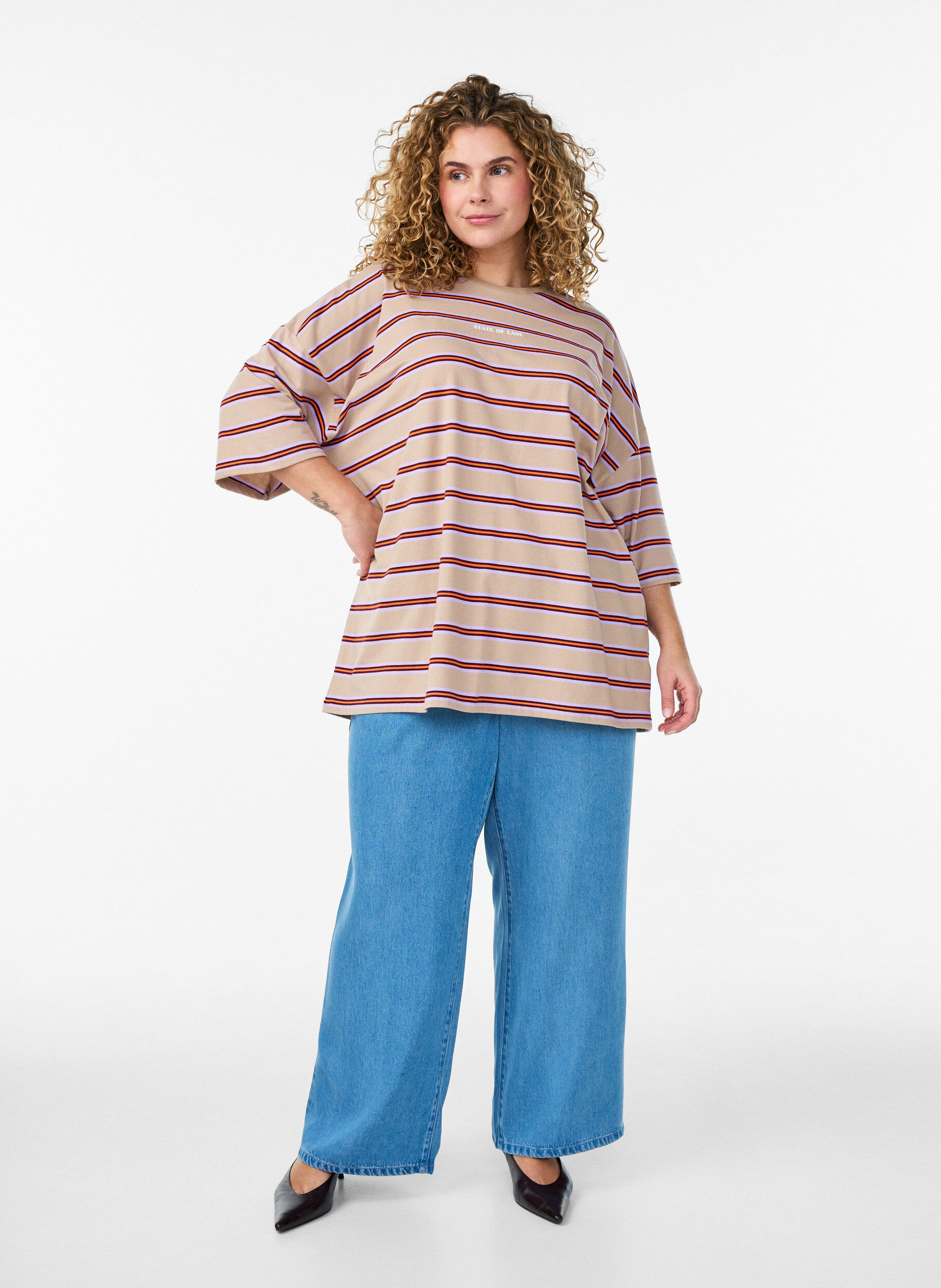 Zizzifashion Oversized T-shirt with stripes and 1/2 sleeves, Beige, Model image number 1