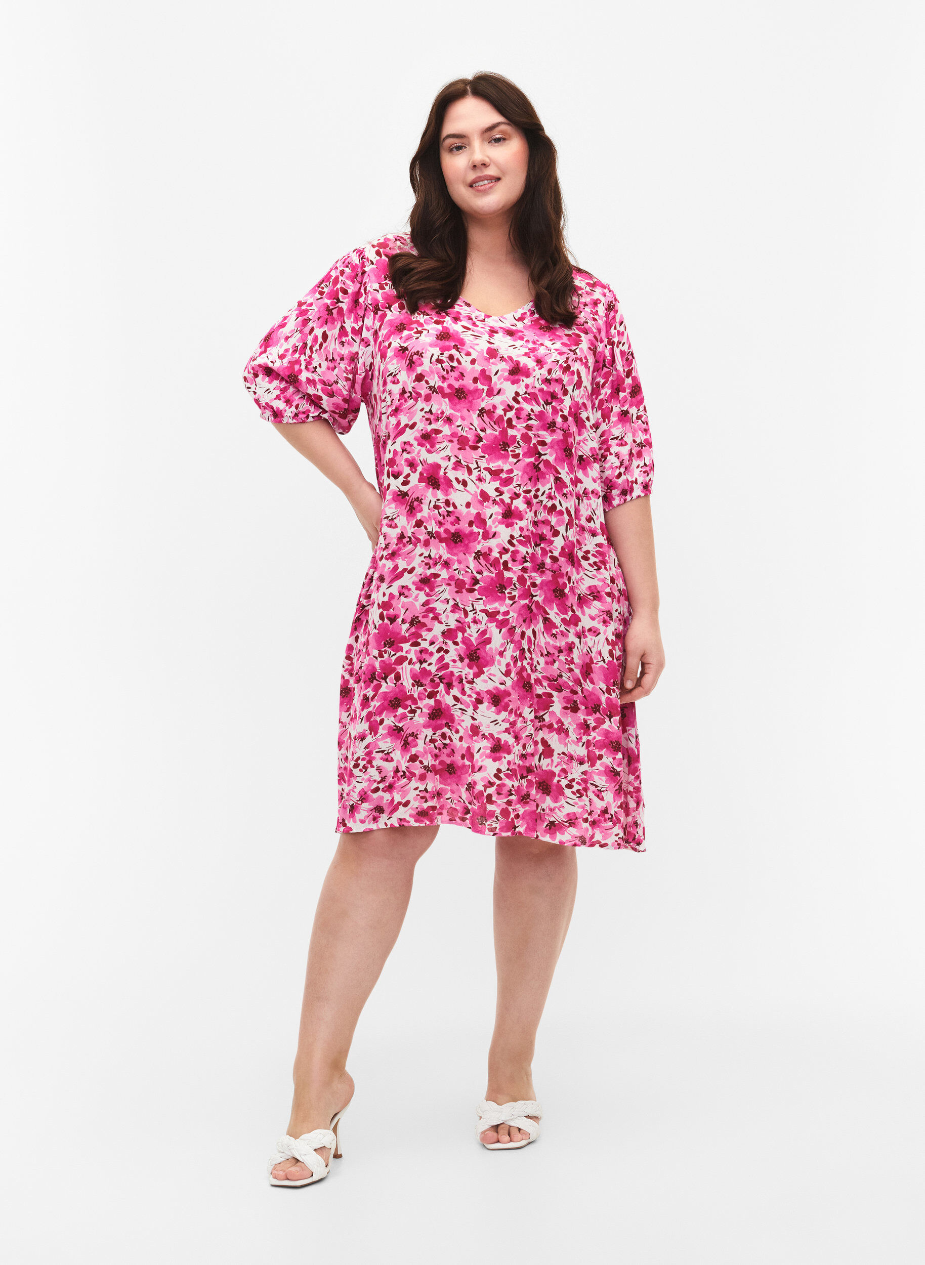 Zizzifashion Floral viscose dress with a-shape, Pink Flower Rain, Model image number 2