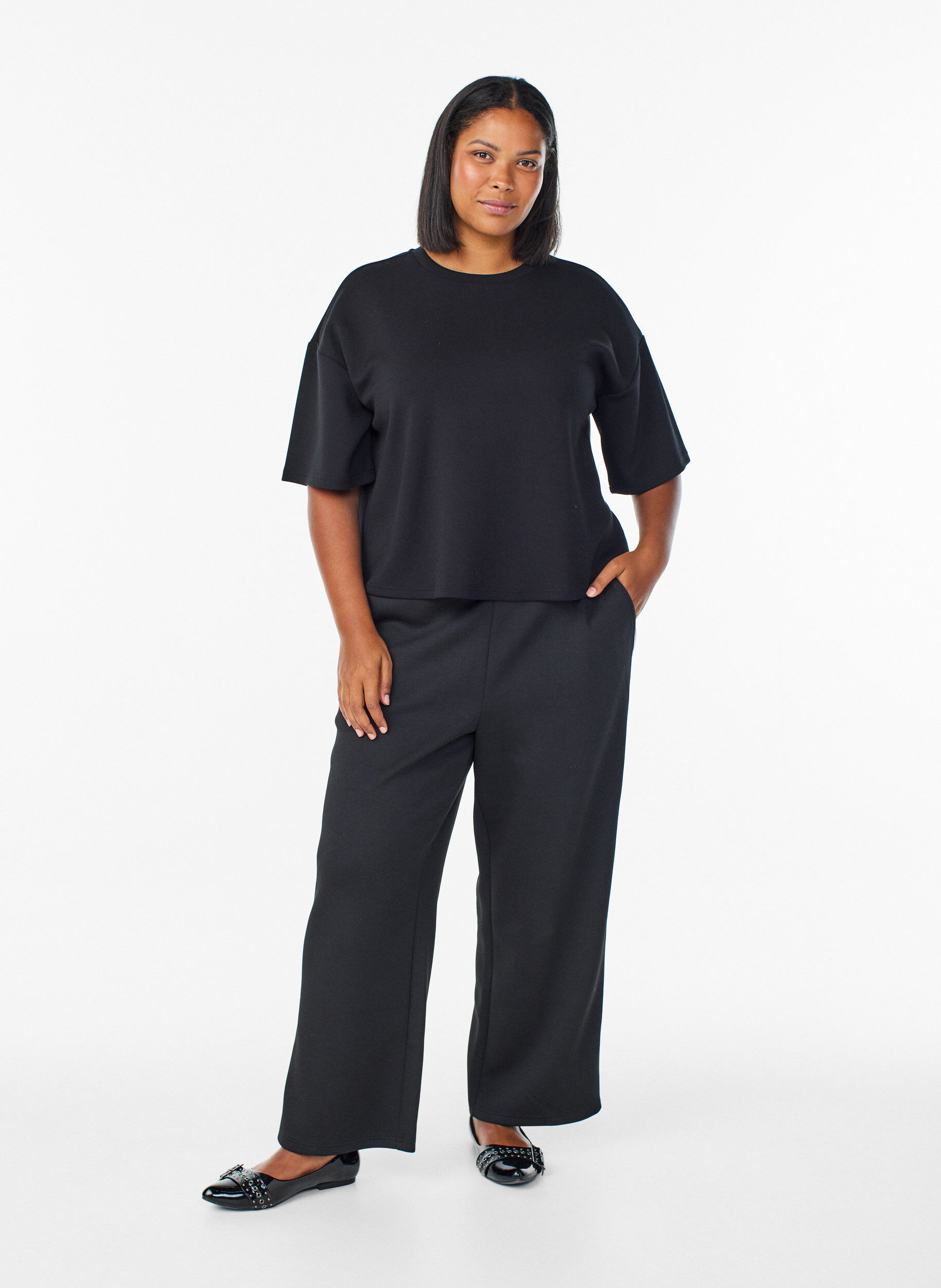 Zizzifashion Short loose-fit t-shirt in a modal blend, Black, Model image number 1