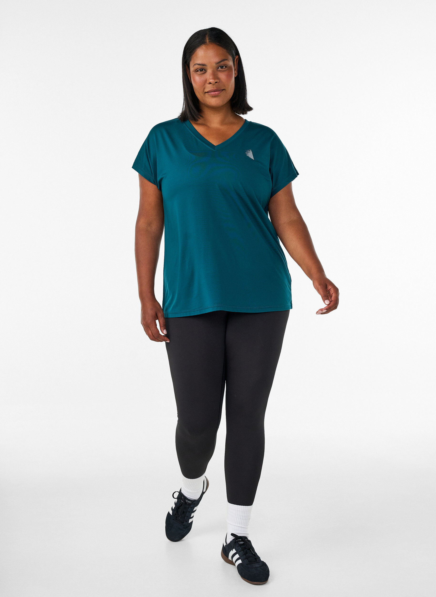 ZizzifashionLoose training t-shirt with v-neck, Green, Model image number 1