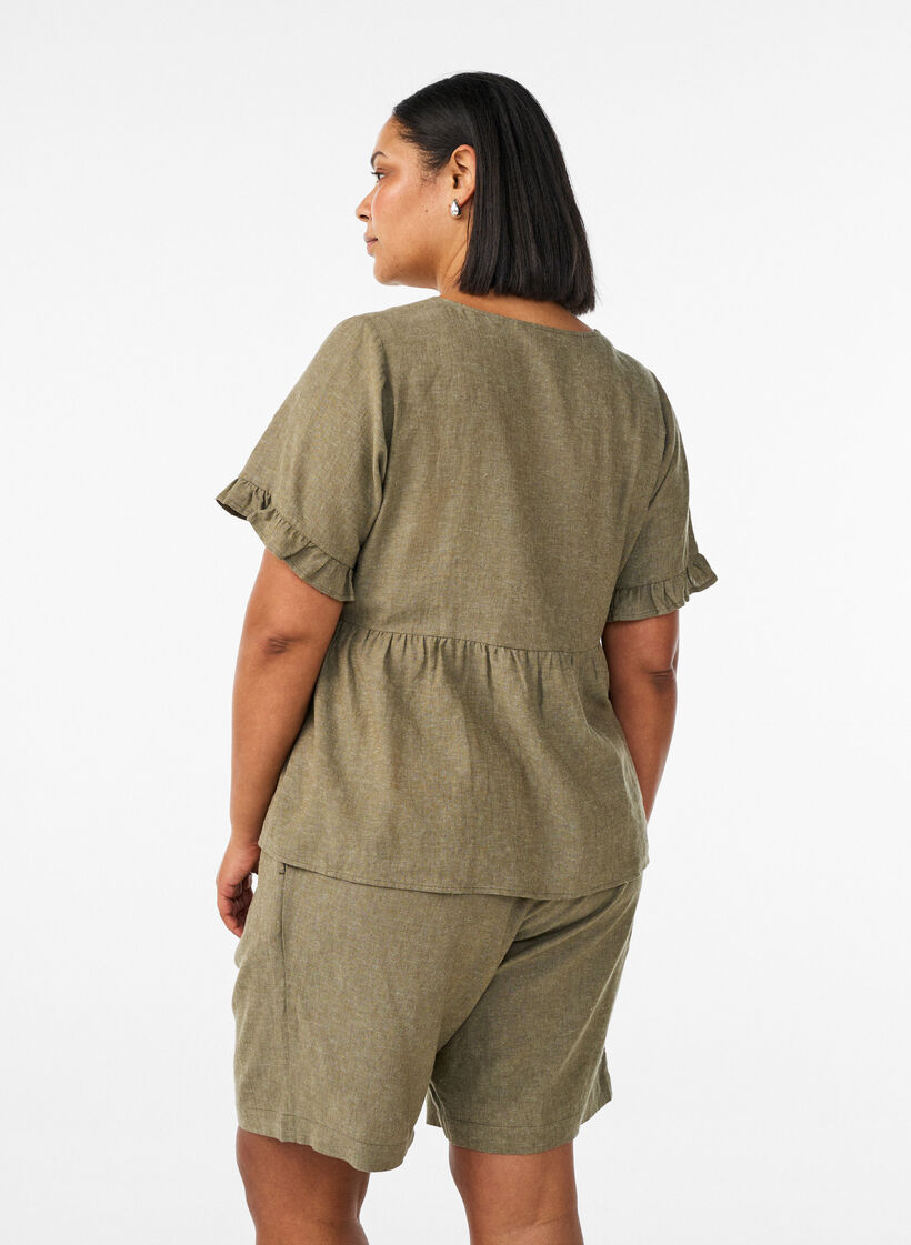 High-waisted linen and viscose shorts, Green, Model image number 2