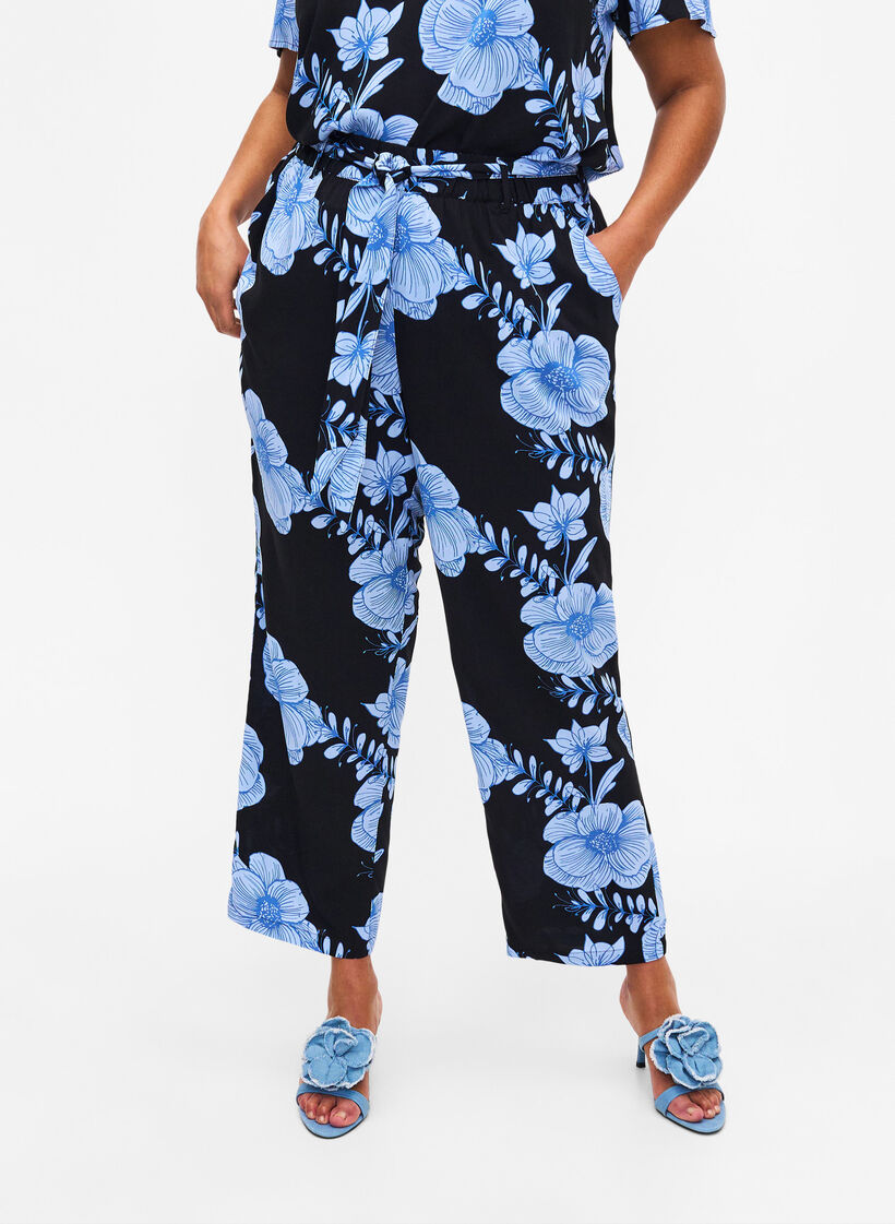 High-waisted viscose trousers, Black, Model image number 2