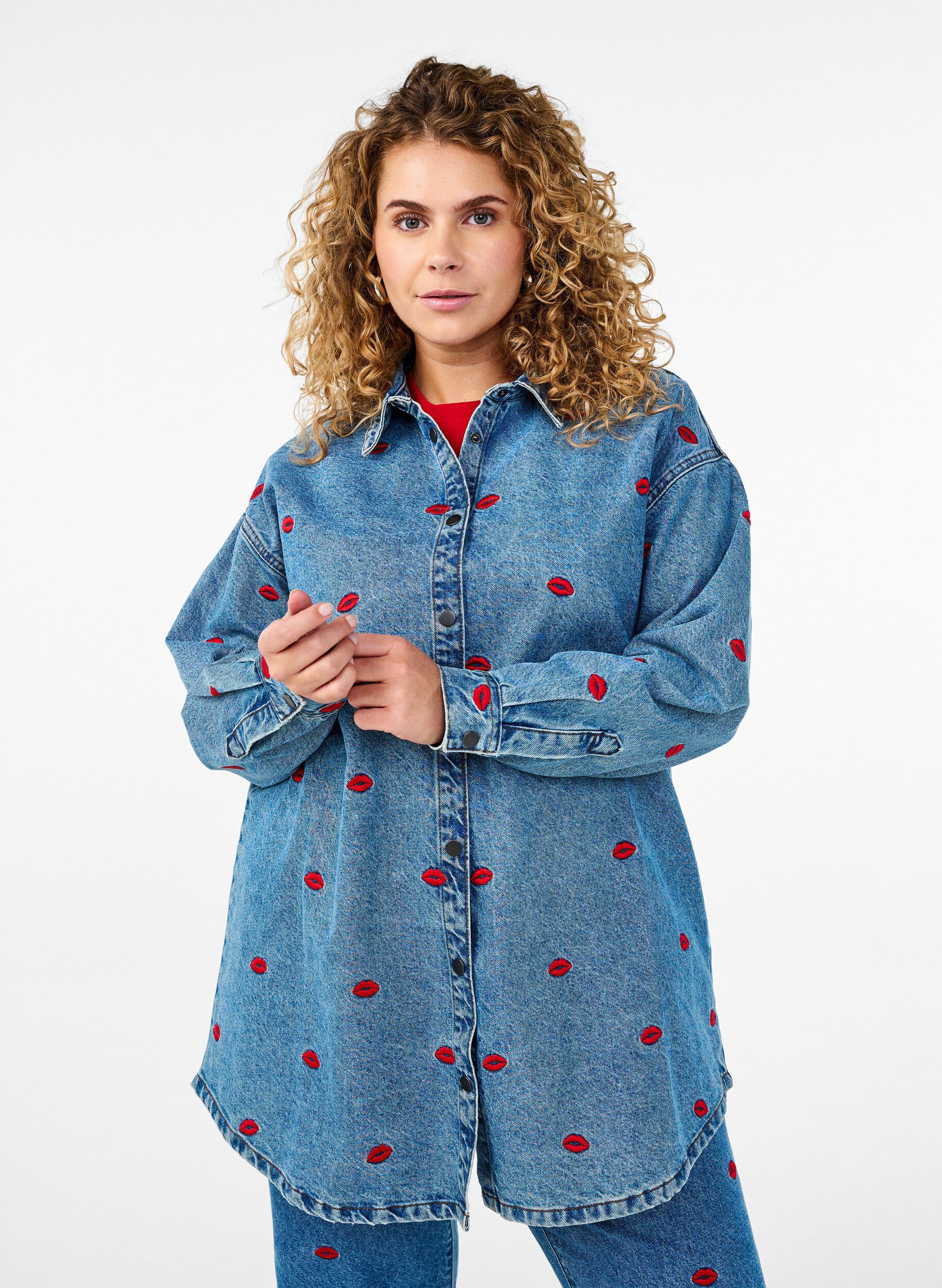Loose denim shirt with embroidered lips, Light Blue Kiss, Model