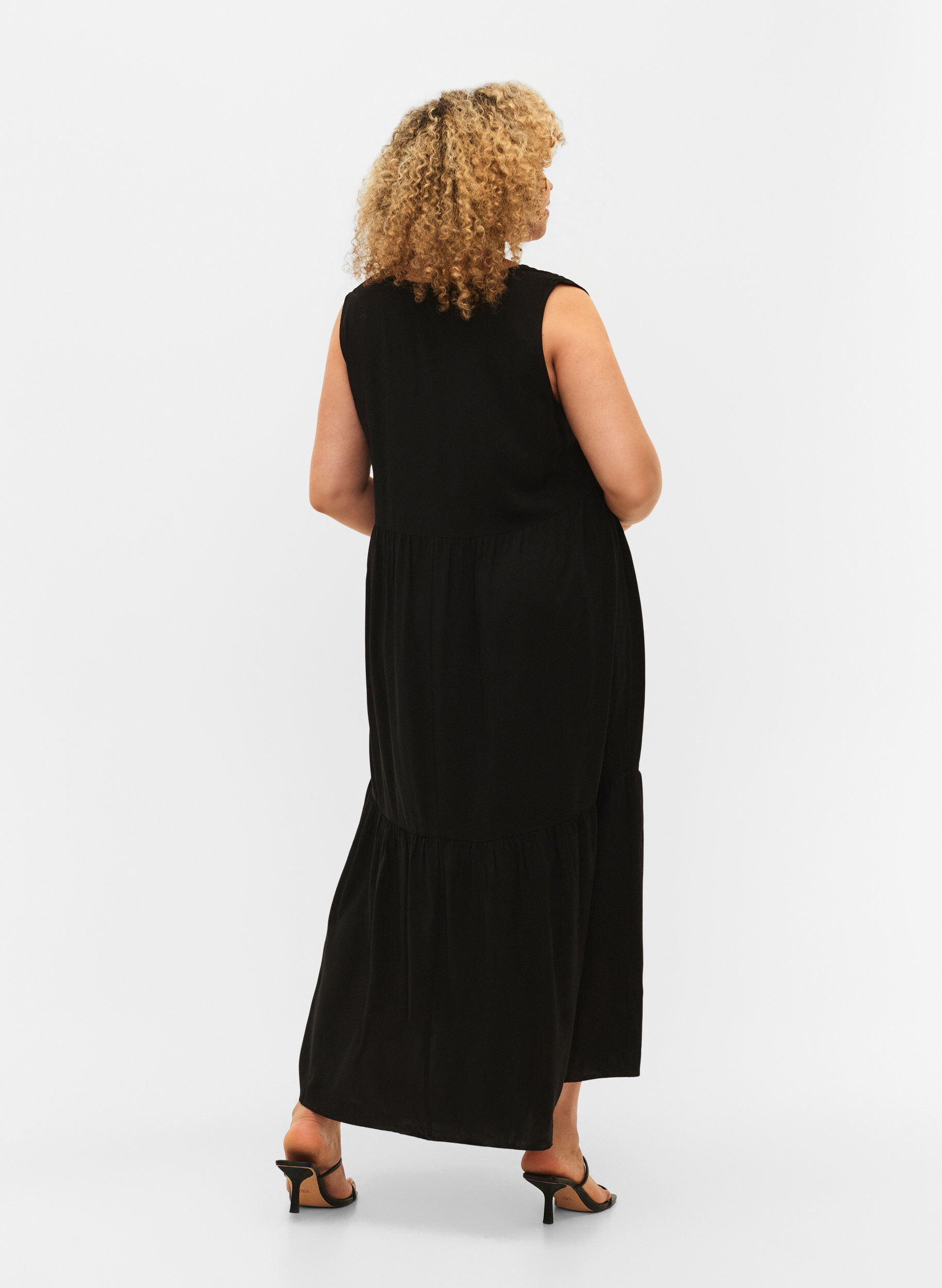 Zizzifashion Sleeveless maxi dress in viscose, Black, Model image number 1