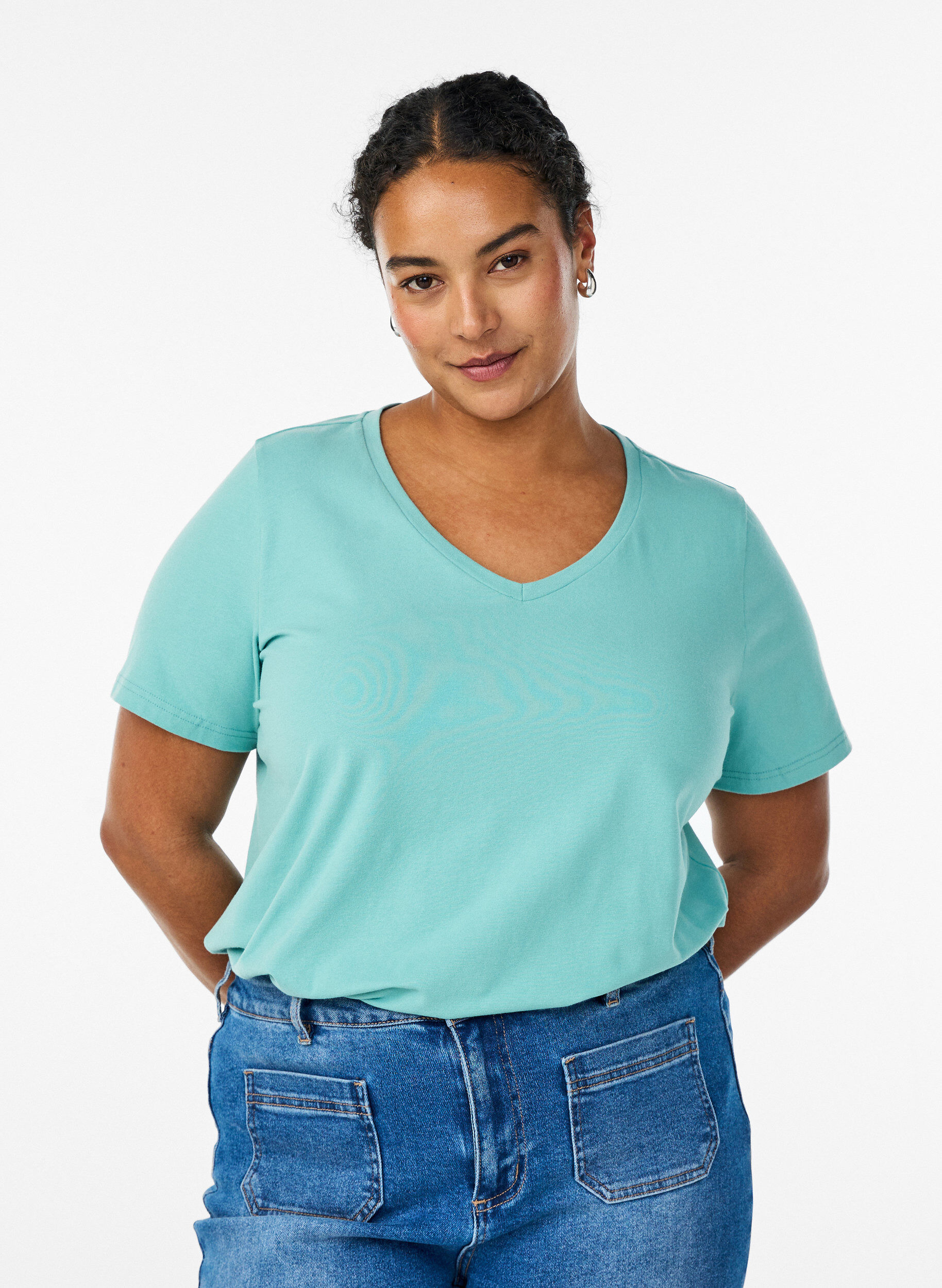 Solid coloured basic t-shirt in cotton, Green, Model