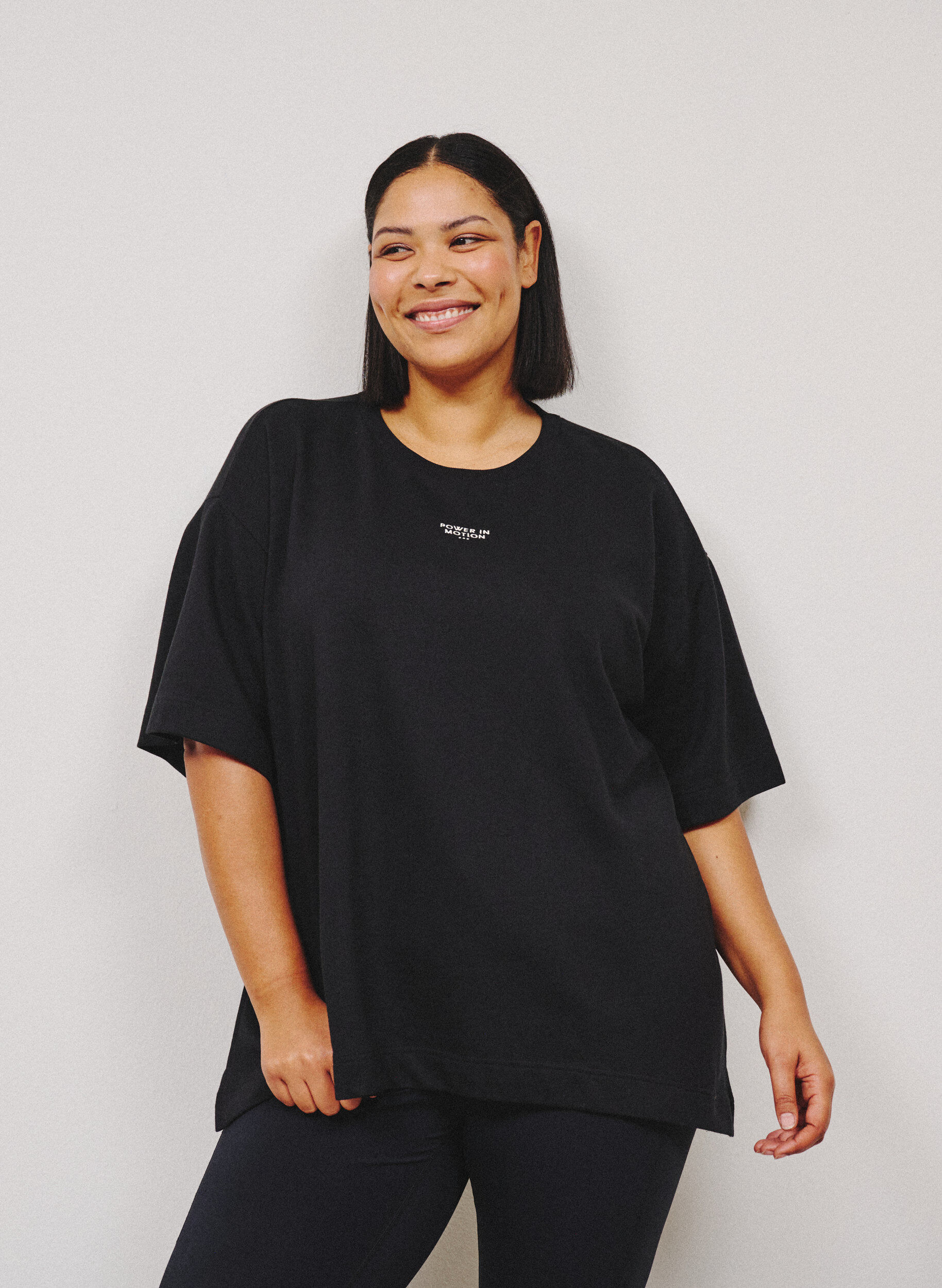 Zizzifashion Active T-shirt with a loose fit and embroidered statement, Black, Image image number 0