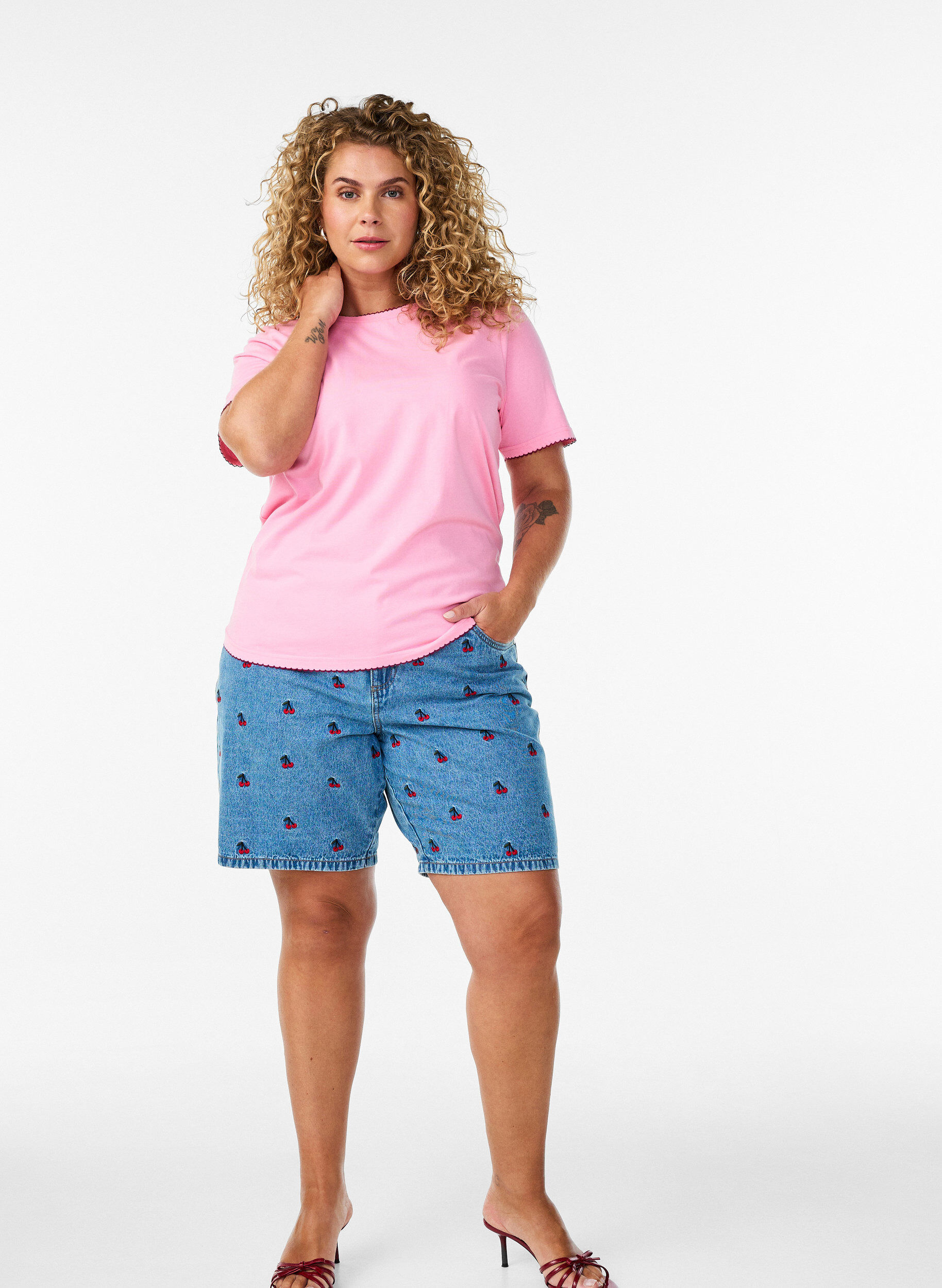 Zizzifashion Embroidered denim shorts, Light Blue, Model image number 1