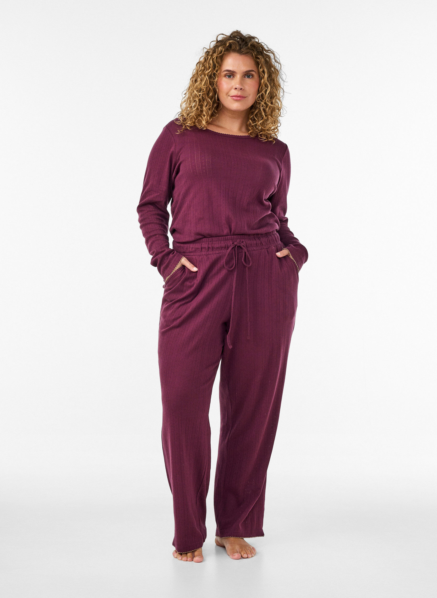 ZizzifashionOrganic cotton pyjama top with eyelet embroidery, Dark Bordeaux, Model image number 1