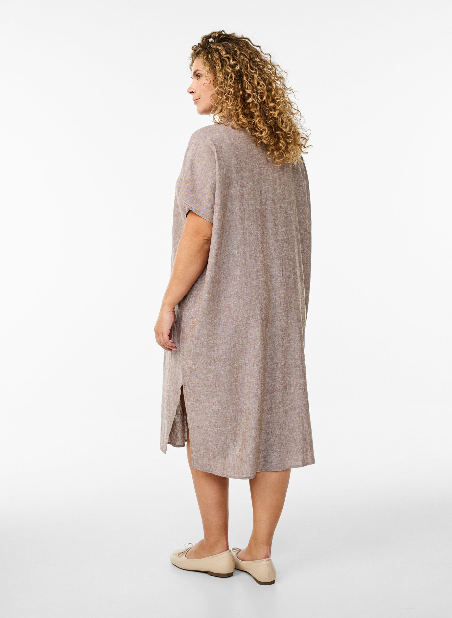 Zizzifashion Long shirt in viscose and linen, Brown, Model image number 1