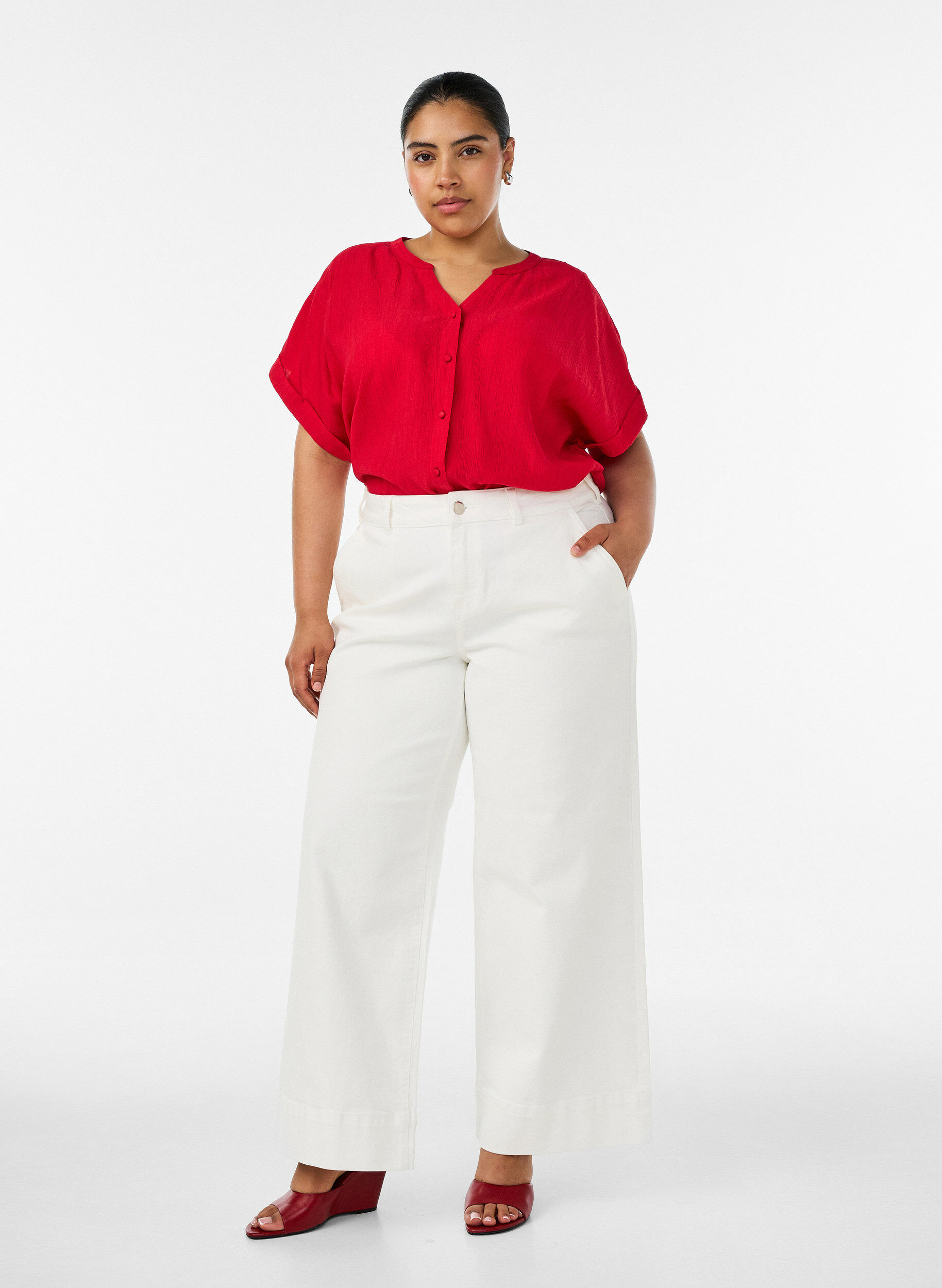 Zizzifashion Viscose blouse with buttons and texture, Red, Model image number 1