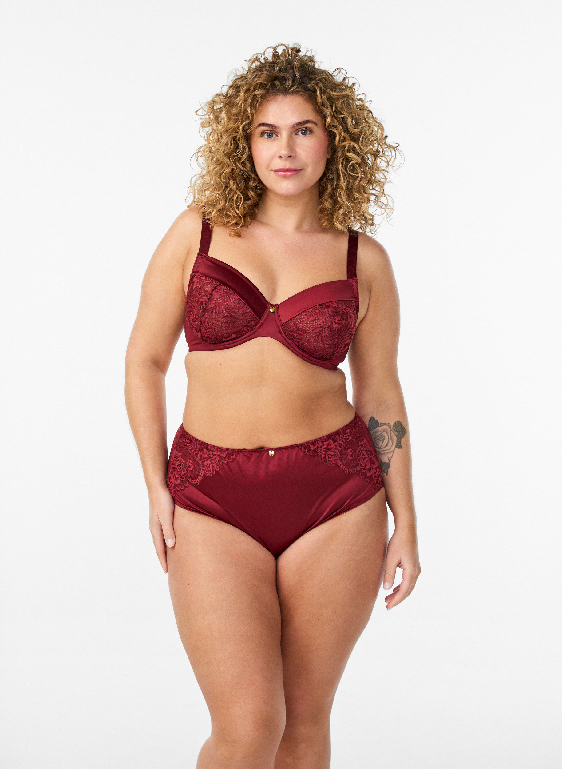 ZizzifashionFull coverage bra in shiny microfibre, Dark Bordeaux, Model image number 1