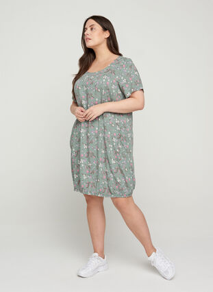 Short-sleeved viscose dress with print, Chinois Green Flower, Model image number 2