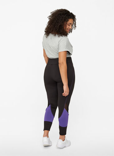 Cropped workout leggings, Black Heliotrope, Model image number 1