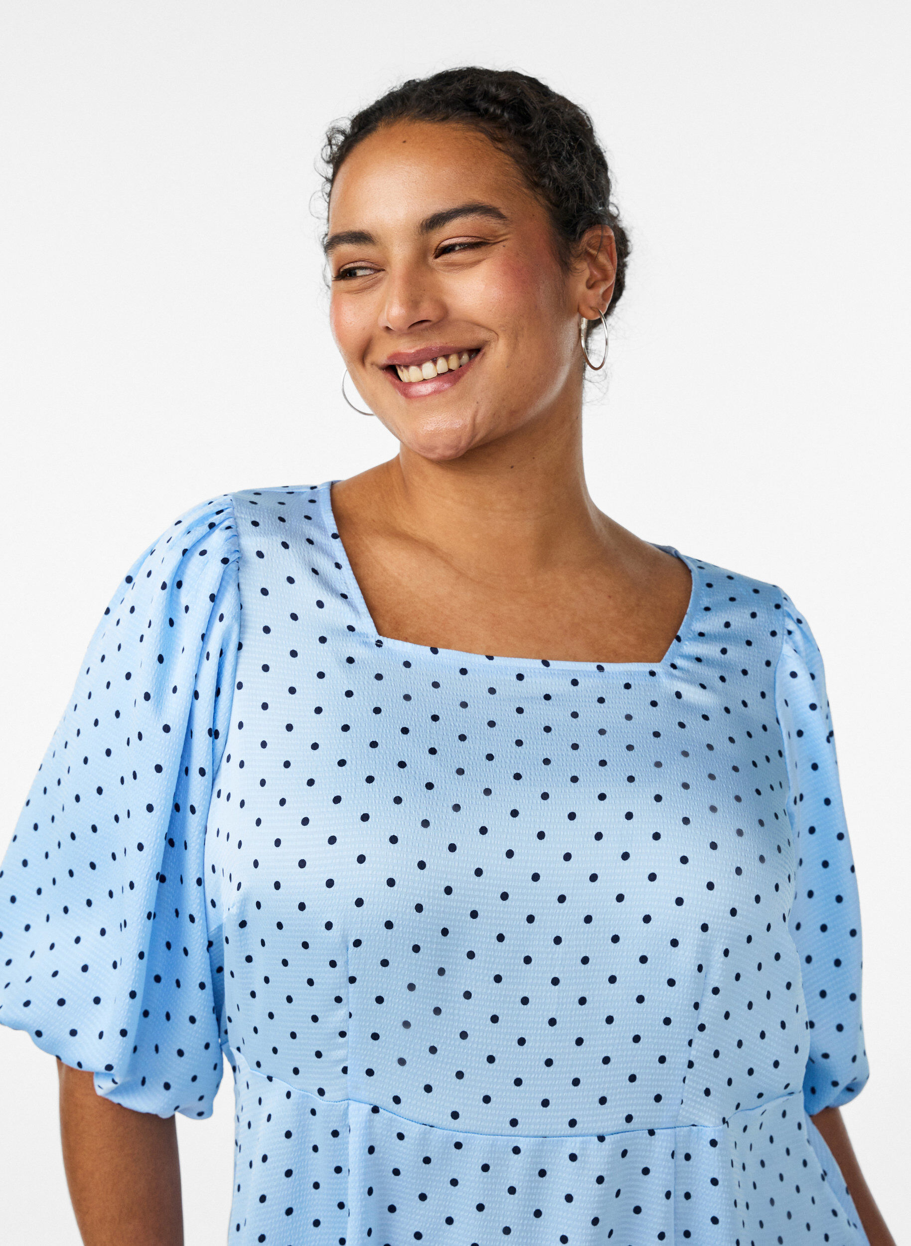 Zizzifashion Polka dot midi dress with square neckline, Light Blue, Model image number 3