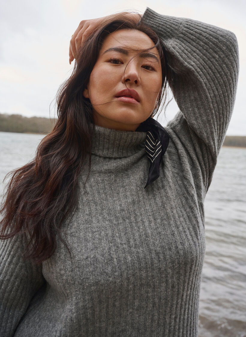 Long knit dress with turtleneck, Medium Grey Mel., Image image number 1