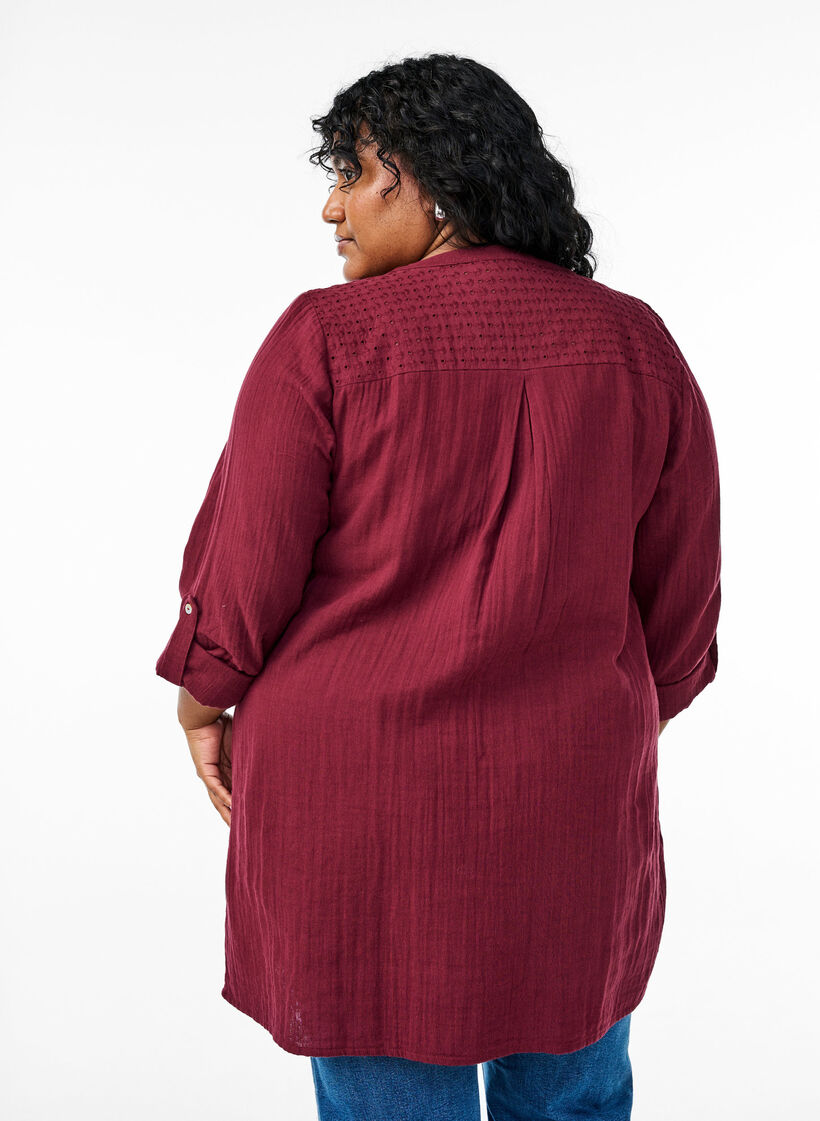 Cotton muslin tunic with broderie anglaise, Dark Bordeaux, Model image number 2
