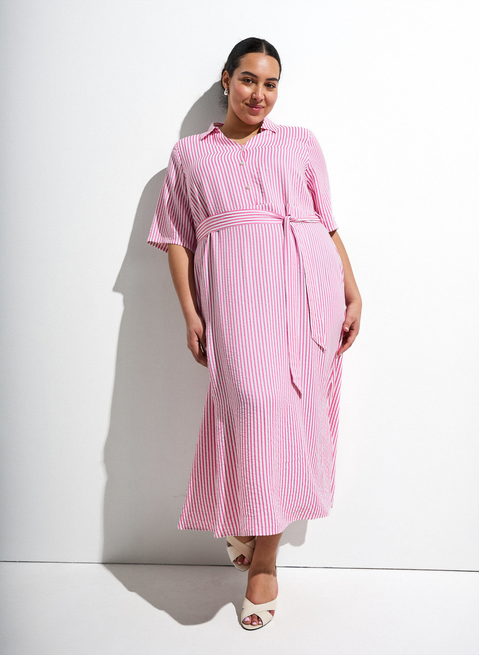 Ankle-length shirt dress with tie belt and stripes