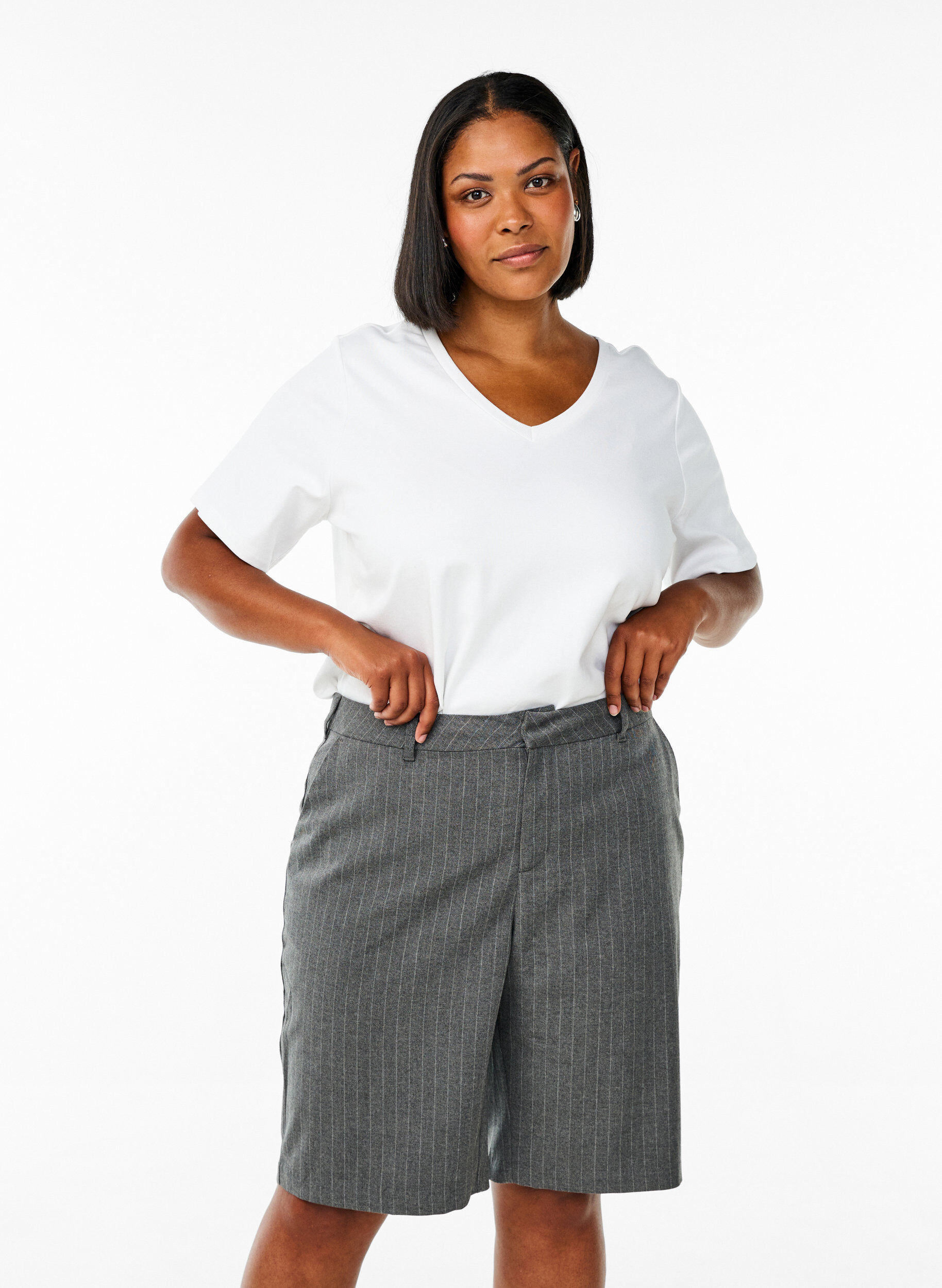 Basic V-neck T-shirt in organic cotton, White, Model