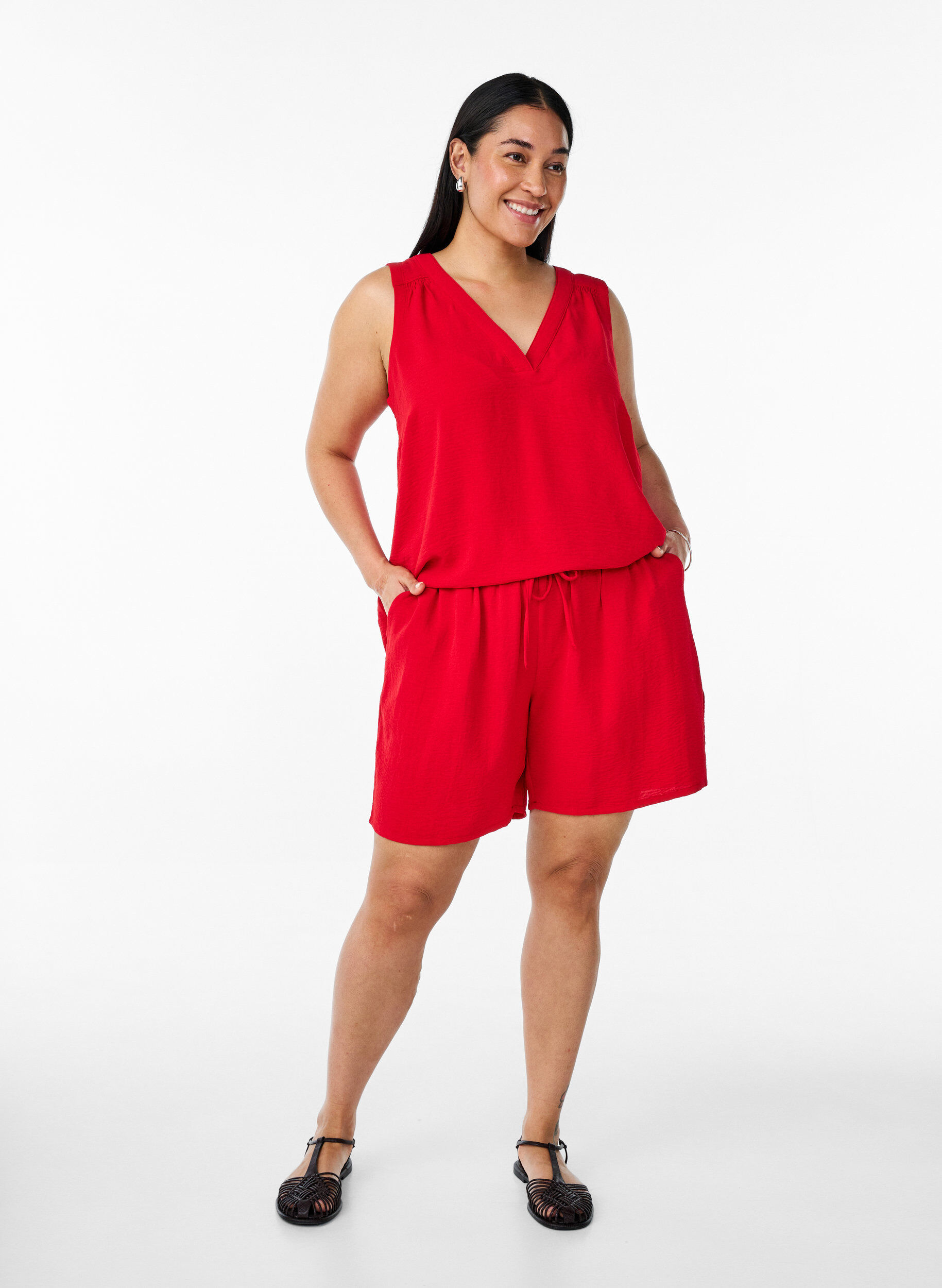 Zizzifashion Shorts with pockets and elastic waistband, Red, Model image number 1