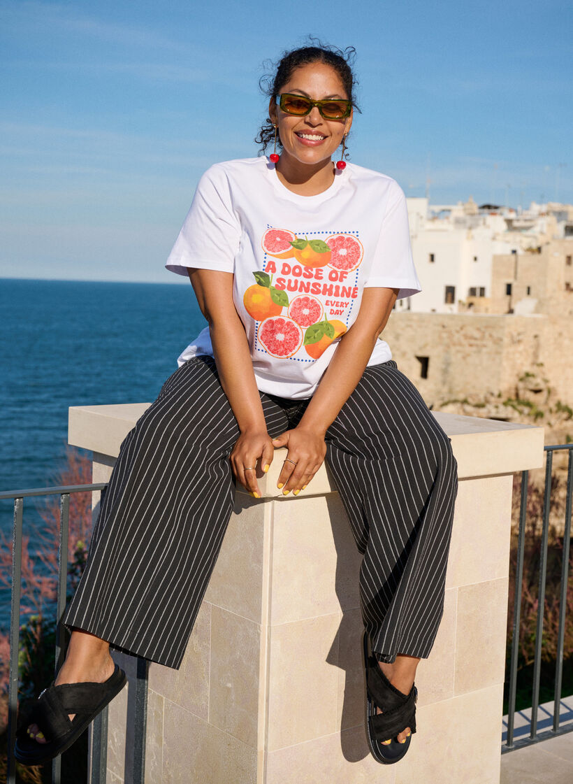 Loose trousers with high waist and pockets, Black, Image image number 0