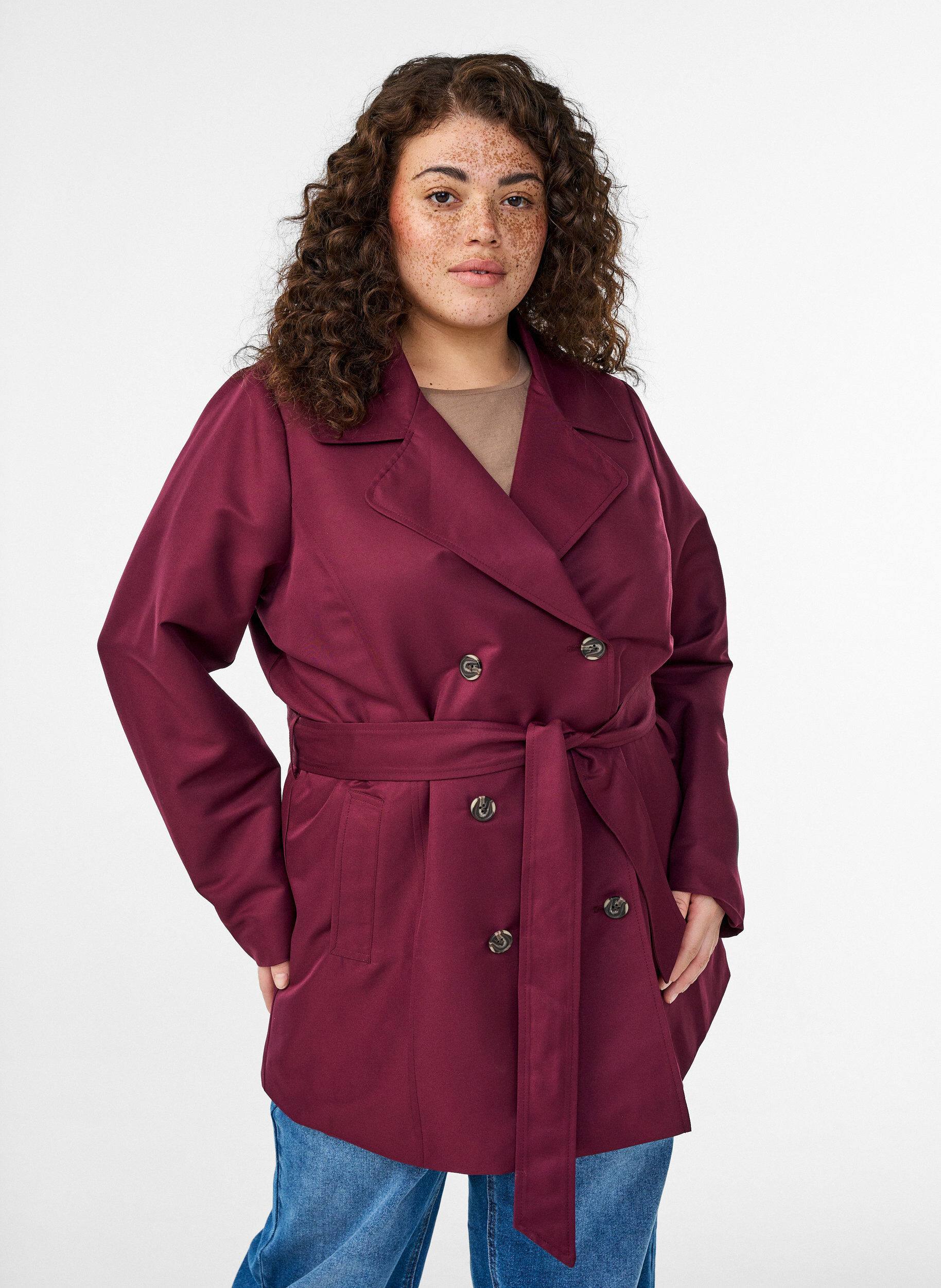 Short trench coat with belt, Dark Bordeaux, Model