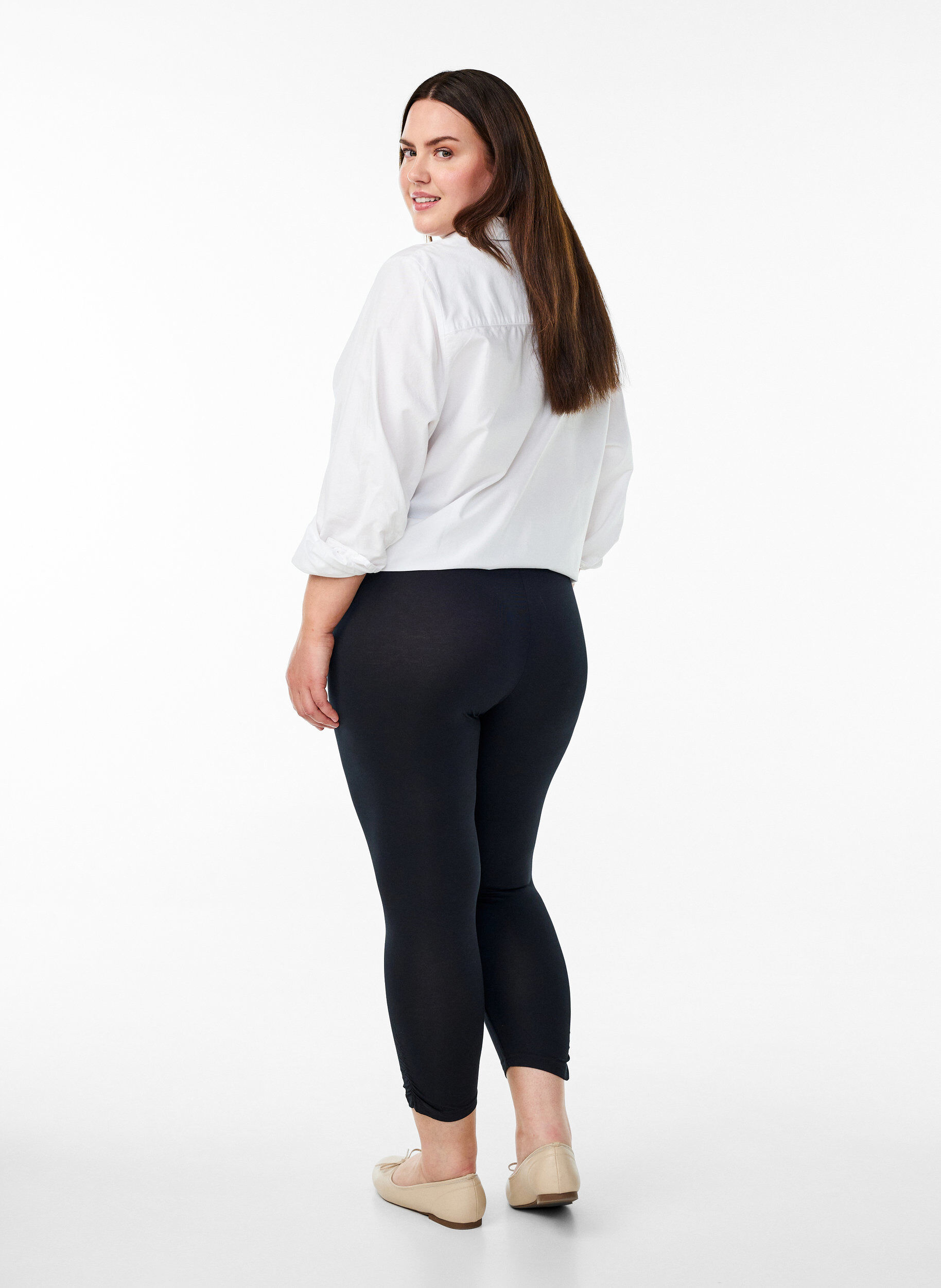 Zizzifashion Basic 3/4 leggings with ruched detail, Black, Model image number 2