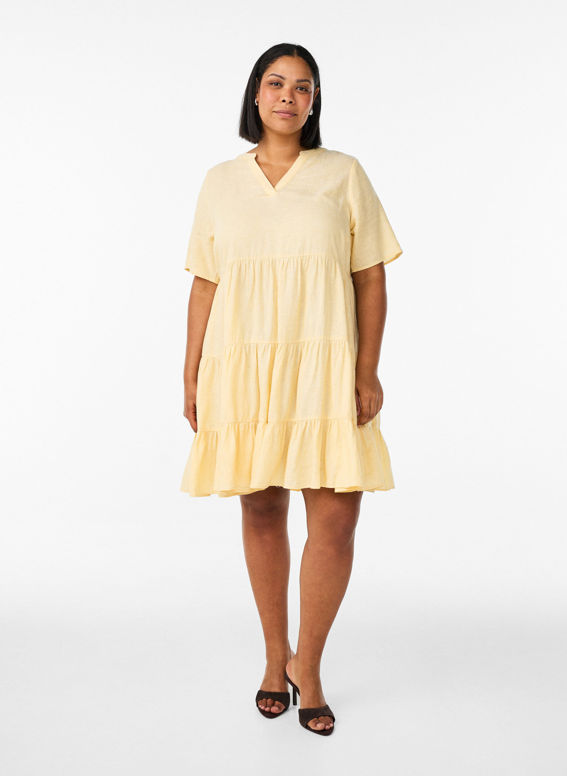 Zizzifashion Knee-length A-line dress in linen and viscose, Yellow, Model image number 1