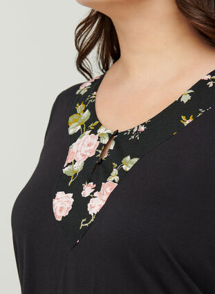 Long-sleeved cotton pyjama top, Black w. Flower, Model image number 2