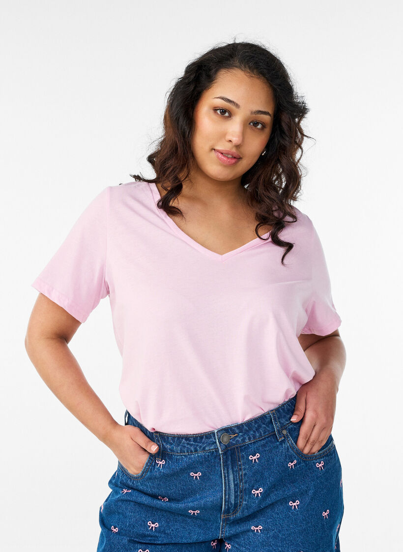 Short sleeve t-shirt with v-neckline, Rose, Model image number 0