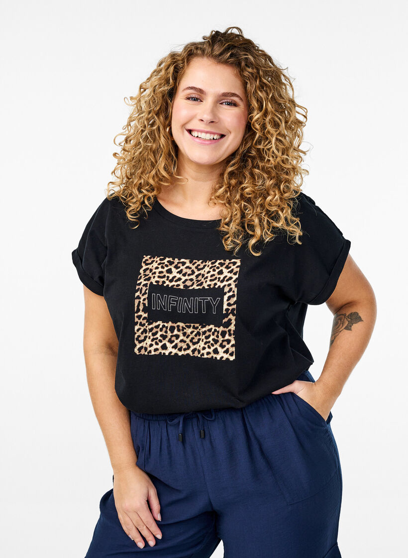 T-shirt with leopard print and text, Black Leo, Model image number 0