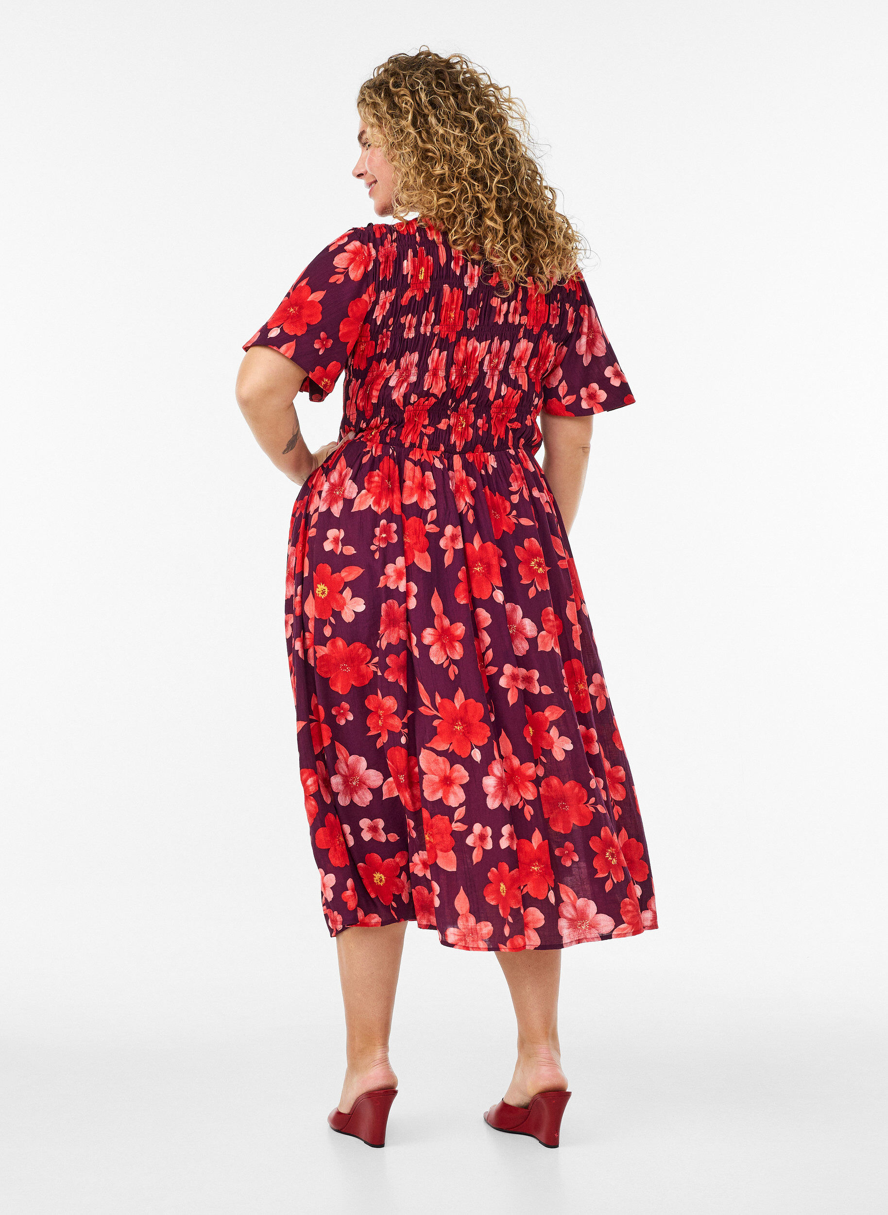 Zizzifashion Dress with smocking and floral print, Purple, Model image number 1