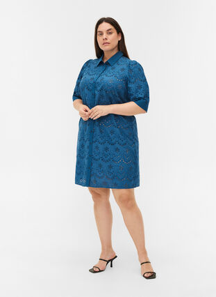 Shirt dress in cotton with broderie anglaise and puff sleeves, Midnight, Model image number 2