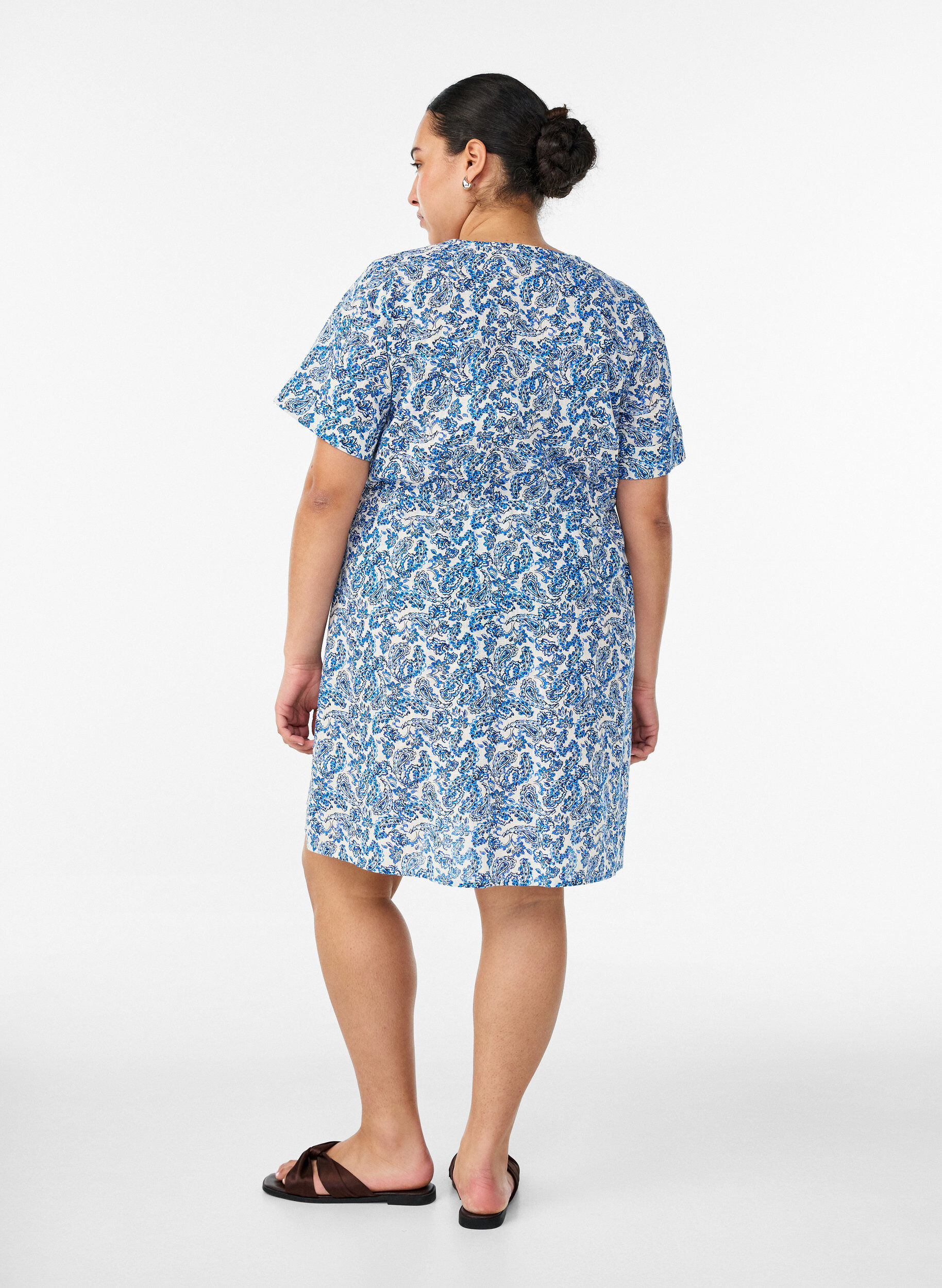 Zizzifashion Short cotton dress with floral print, Blue, Model image number 2