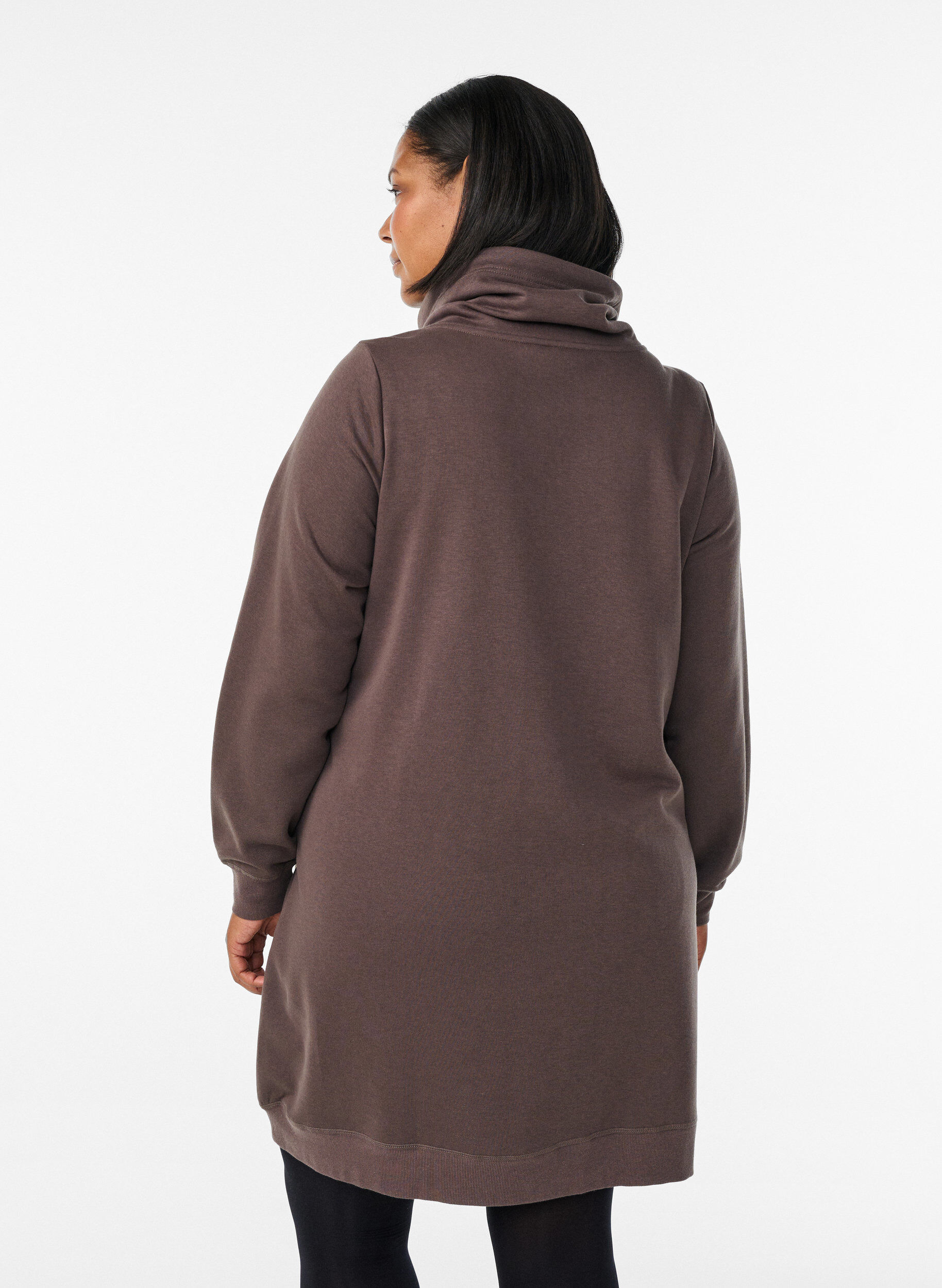 Zizzifashion FLASH - Short sweatshirt dress with high collar and pockets, Brown, Model image number 2