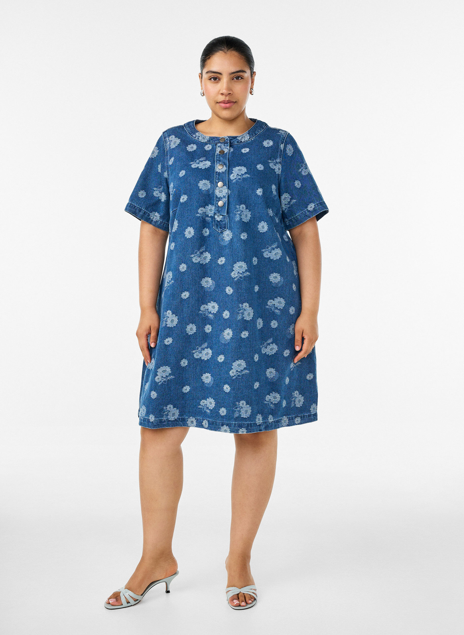 Zizzifashion A-line denim dress with floral pattern, Blue, Model image number 1