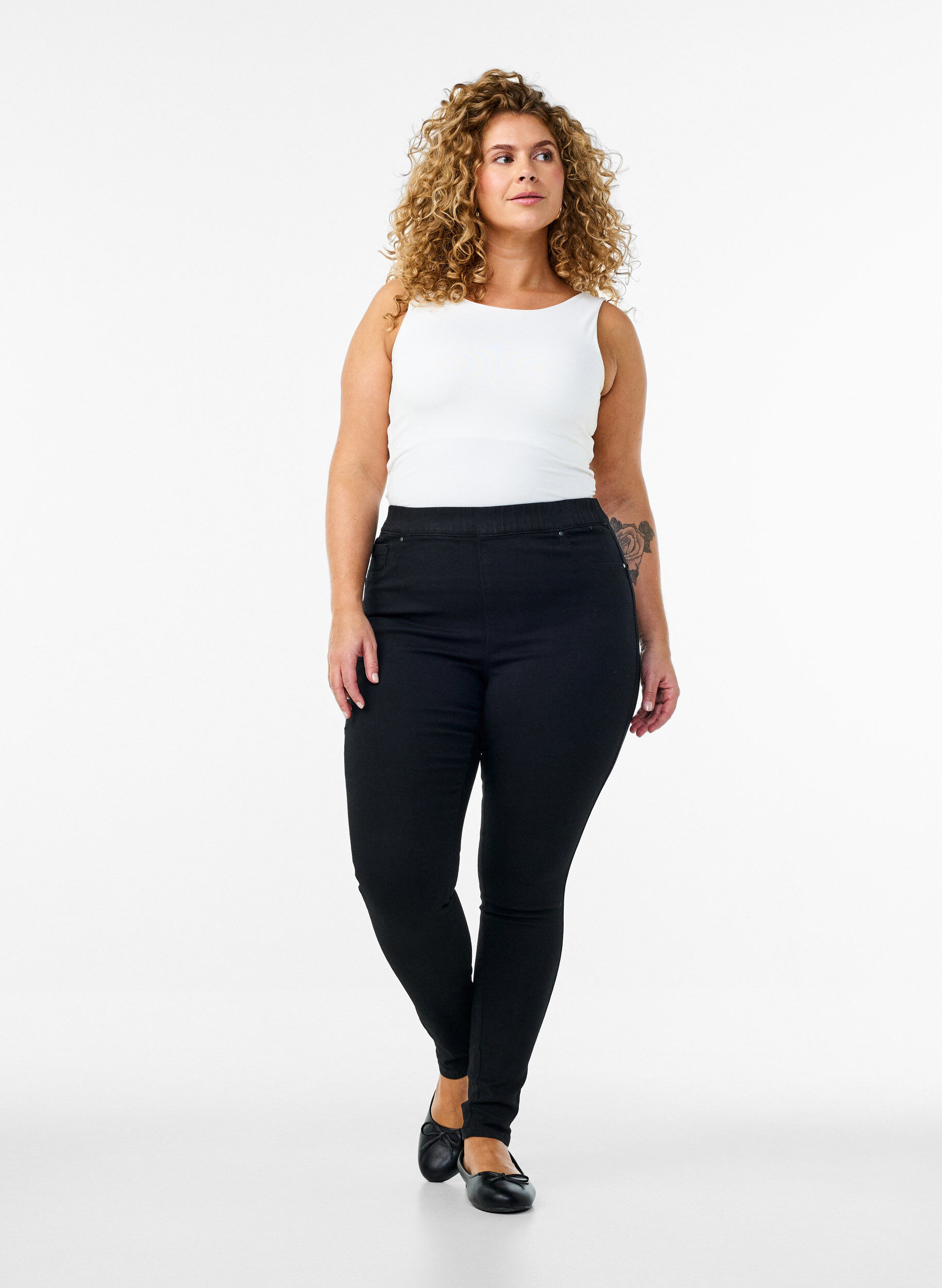High-waisted jeggings, Black, Model