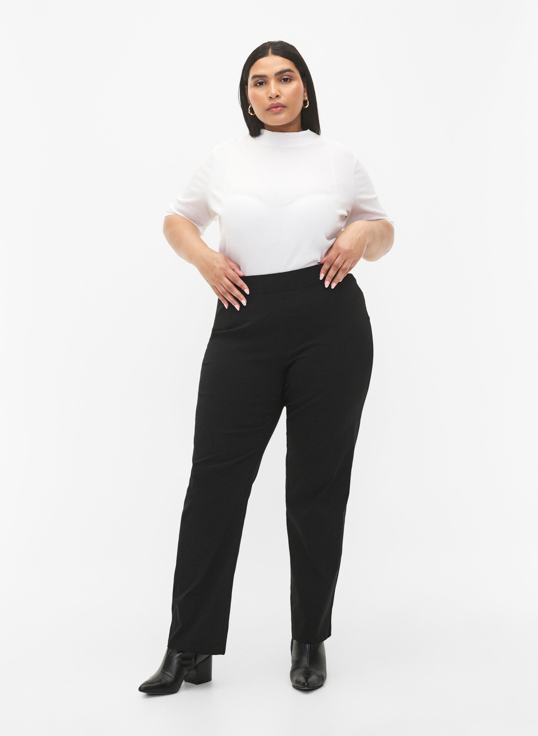 Stretchy pants in viscose, Black, Model
