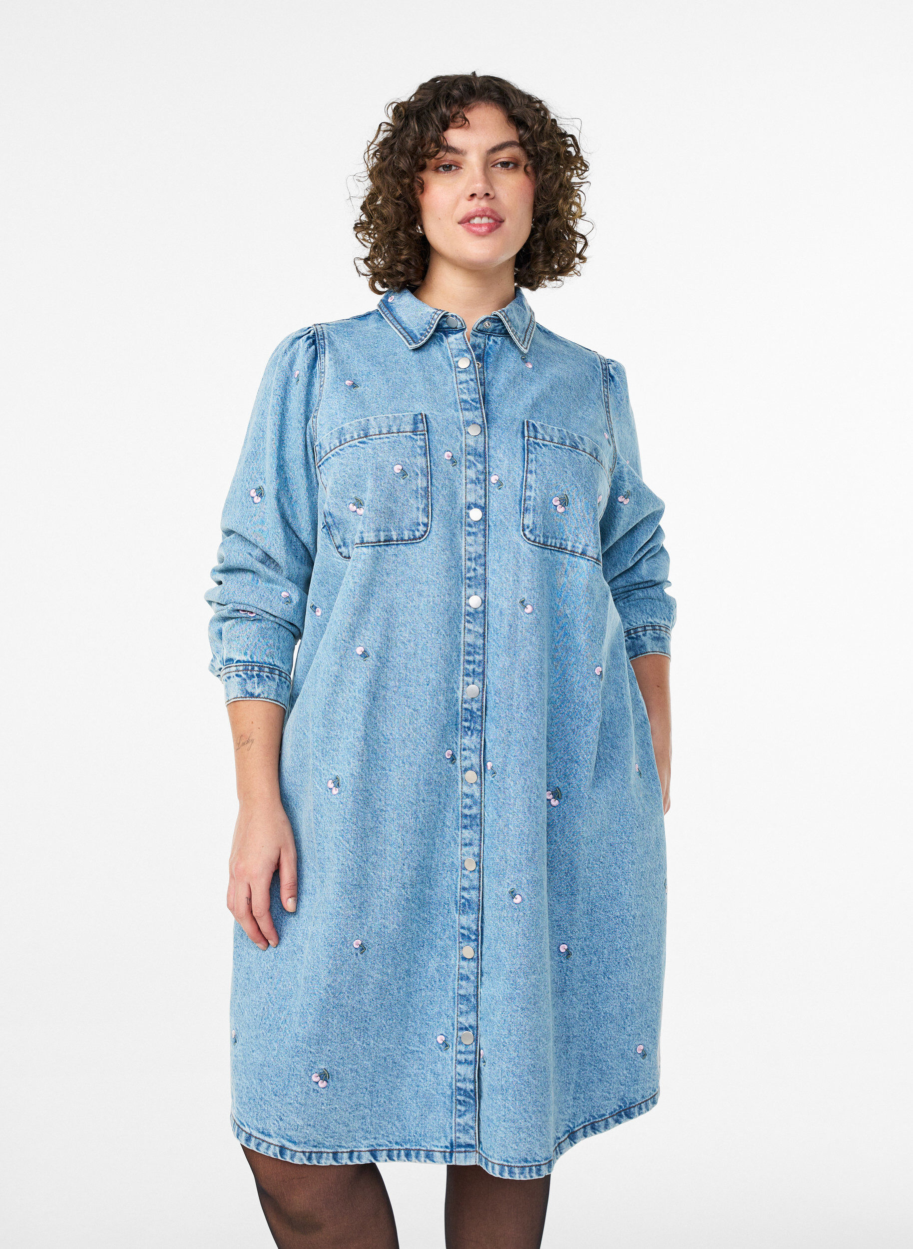Denim dress with cherries and chest pockets, Light Blue, Model