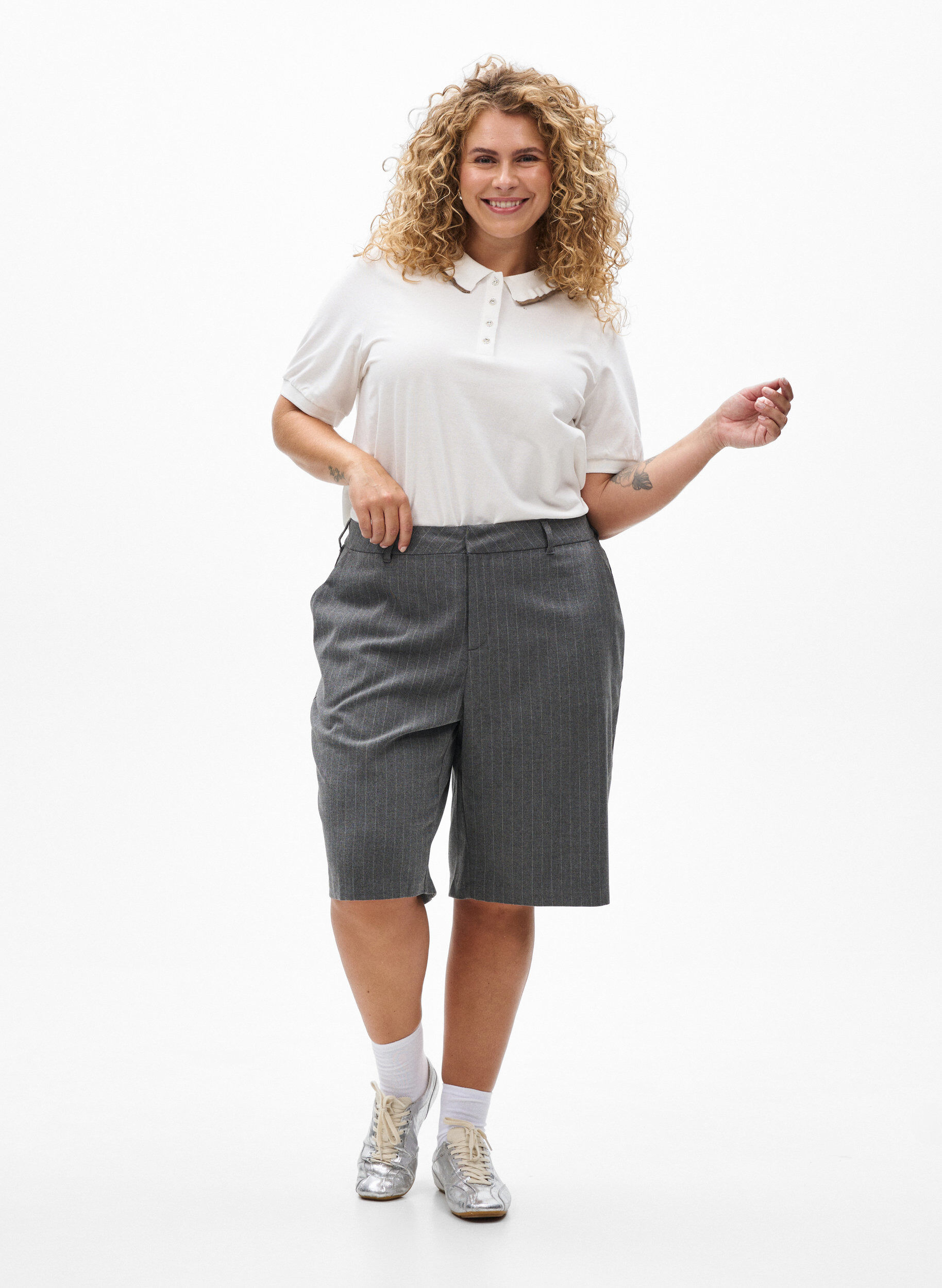 Zizzifashion Polo shirt with rhinestone buttons and ruffle detail, Vanilla, Model image number 1