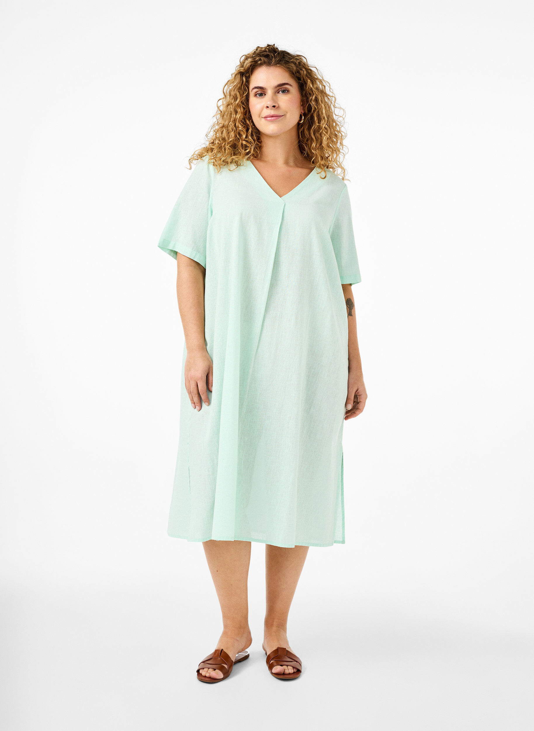 Cotton blend kaftan dress with linen, Green, Model