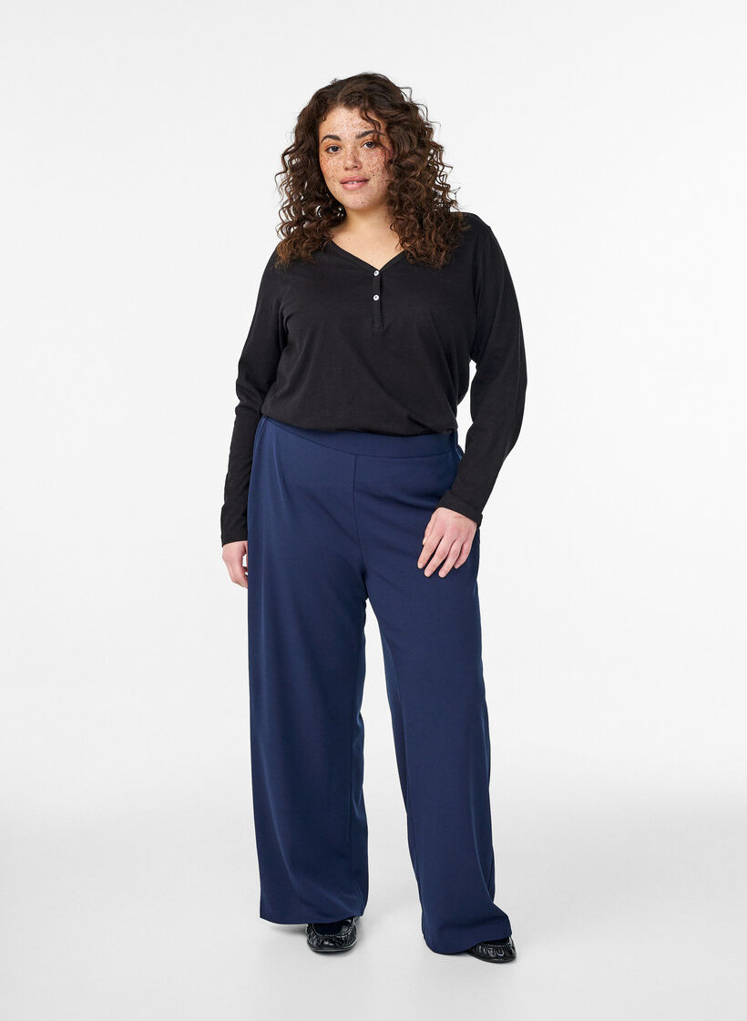 Long-sleeved t-shirt with V-neck and buttons, Black, Model image number 1