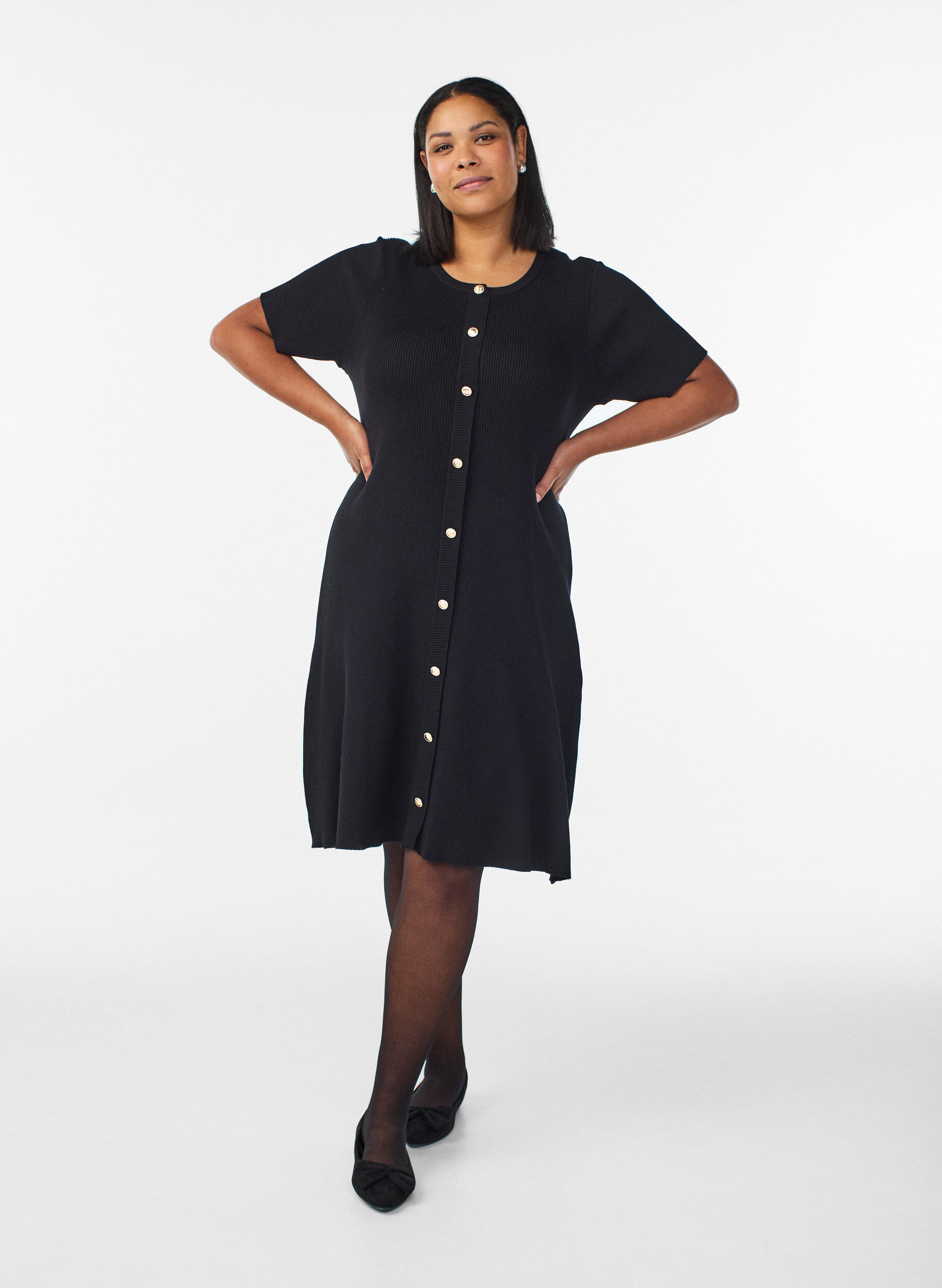 Zizzifashion Ribbed dress with decorative buttons and short sleeves, Black, Model image number 1
