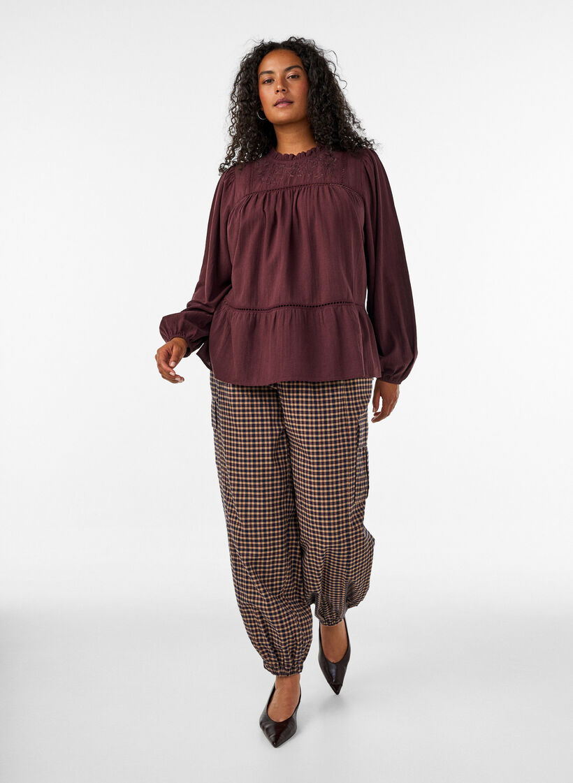 Blouse with embroidery and eyelet embroidery trim, Dark Bordeaux, Model image number 1