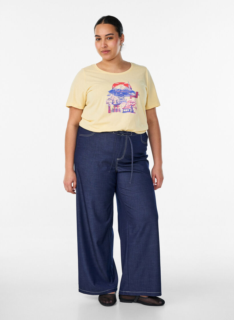T-shirt with motif, Yellow, Model image number 1
