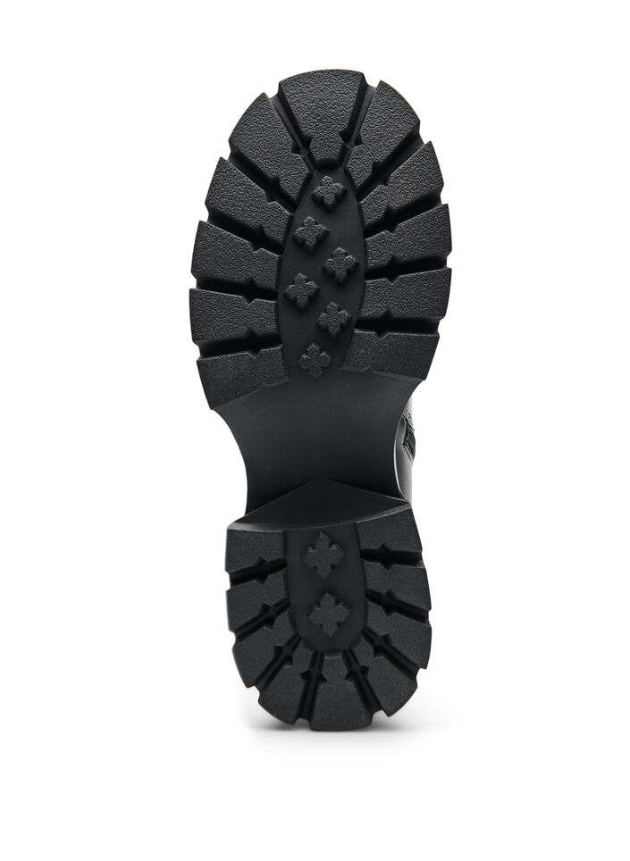 Long boot in faux leather with a chunky sole, Black, Packshot image number 4